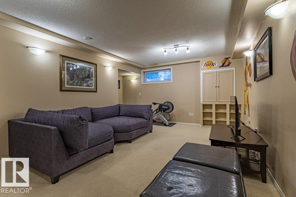 1676 Tomlinson Common, Edmonton, AB - Indoor