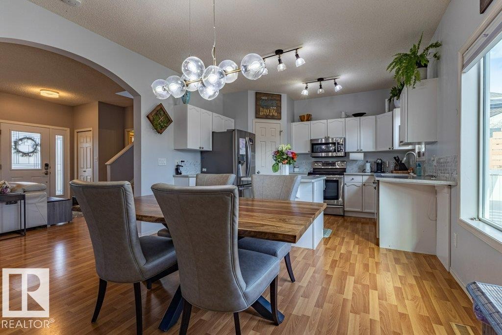 1676 Tomlinson Common, Edmonton, AB - Indoor