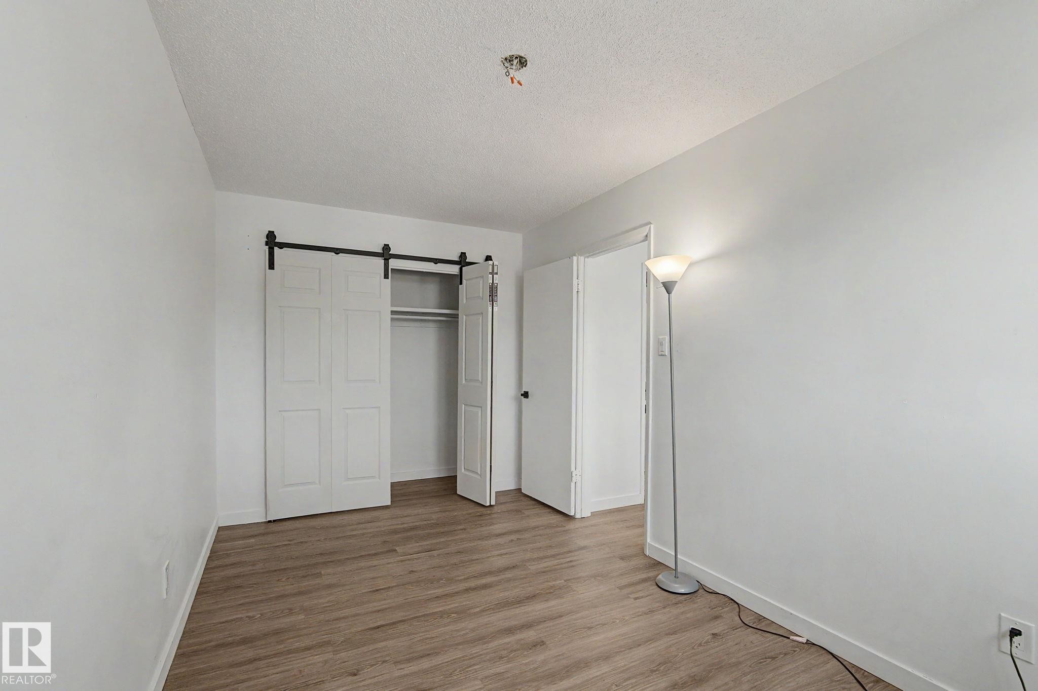 3317 107 Avenue, Edmonton, AB - Indoor Photo Showing Other Room