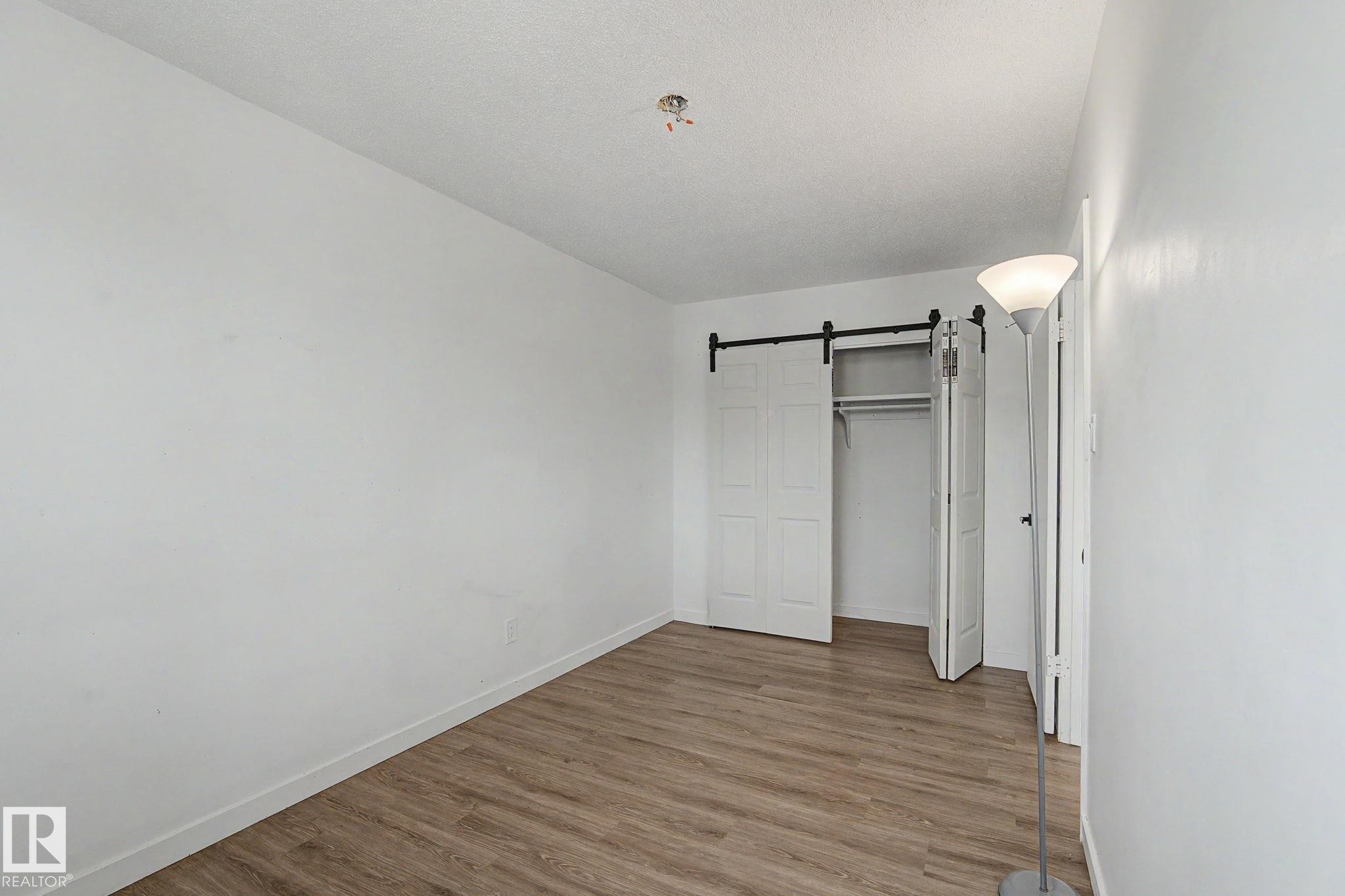 3317 107 Avenue, Edmonton, AB - Indoor Photo Showing Other Room
