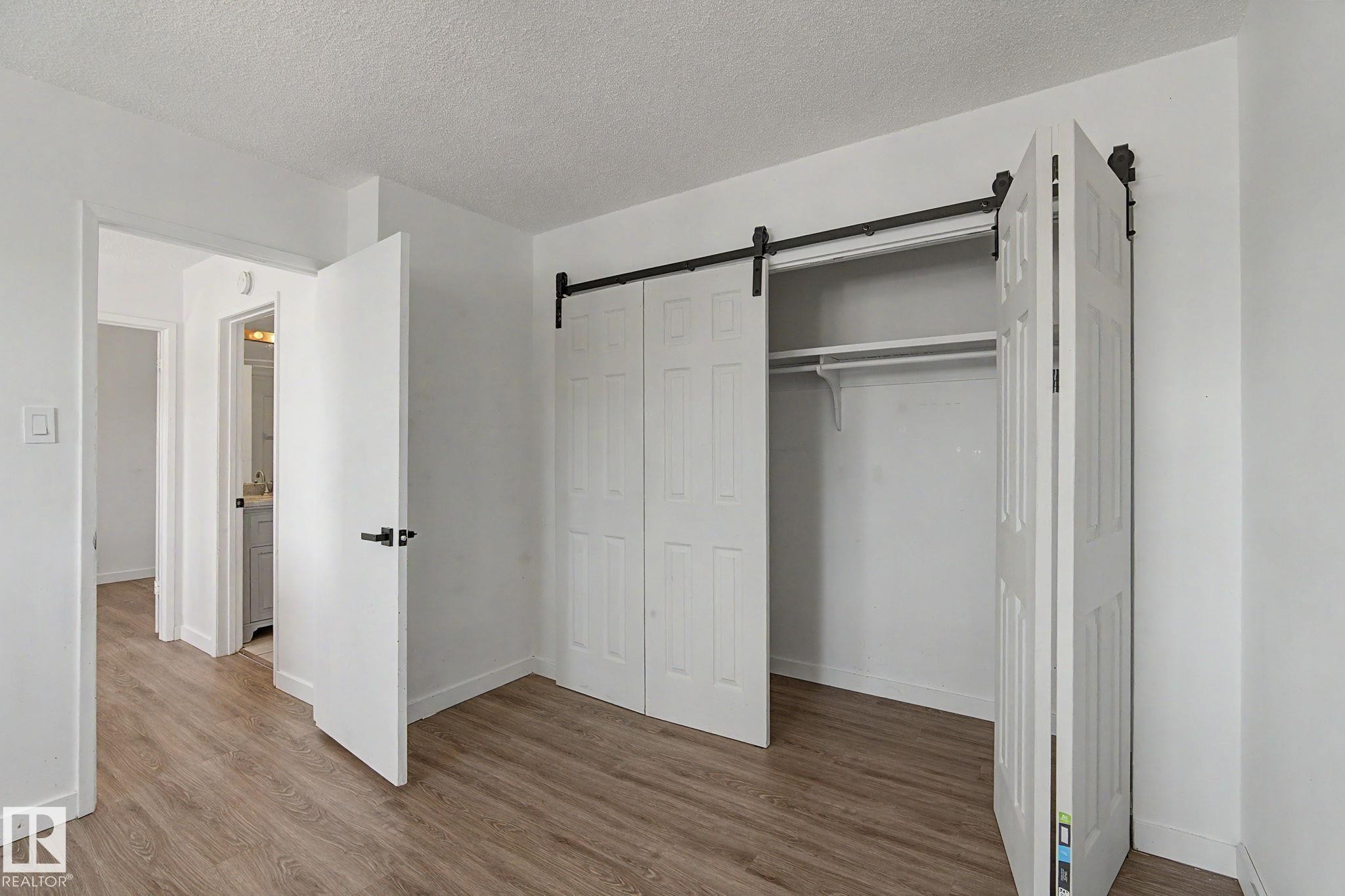 3317 107 Avenue, Edmonton, AB - Indoor Photo Showing Other Room