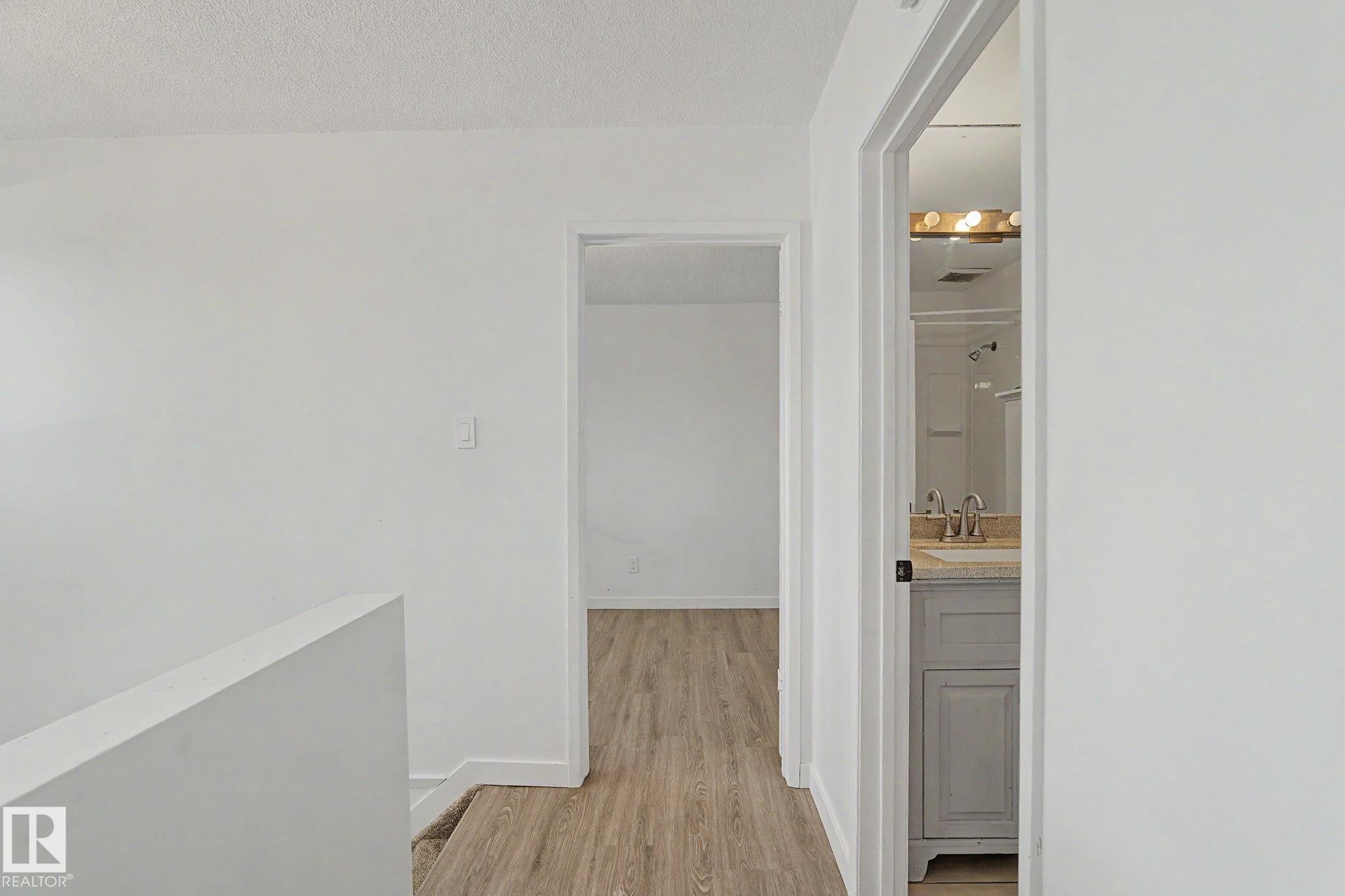 3317 107 Avenue, Edmonton, AB - Indoor Photo Showing Other Room