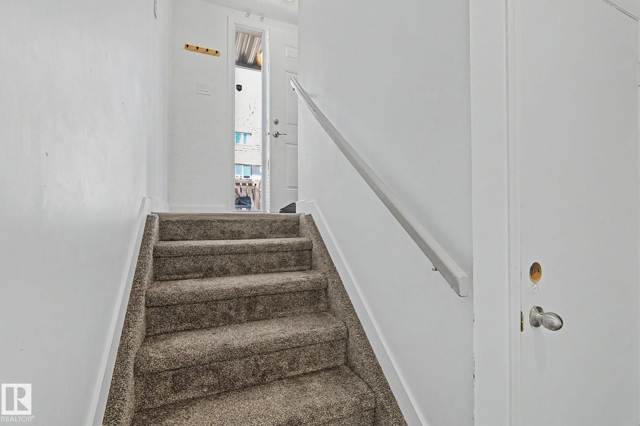 3317 107 Avenue, Edmonton, AB - Indoor Photo Showing Other Room