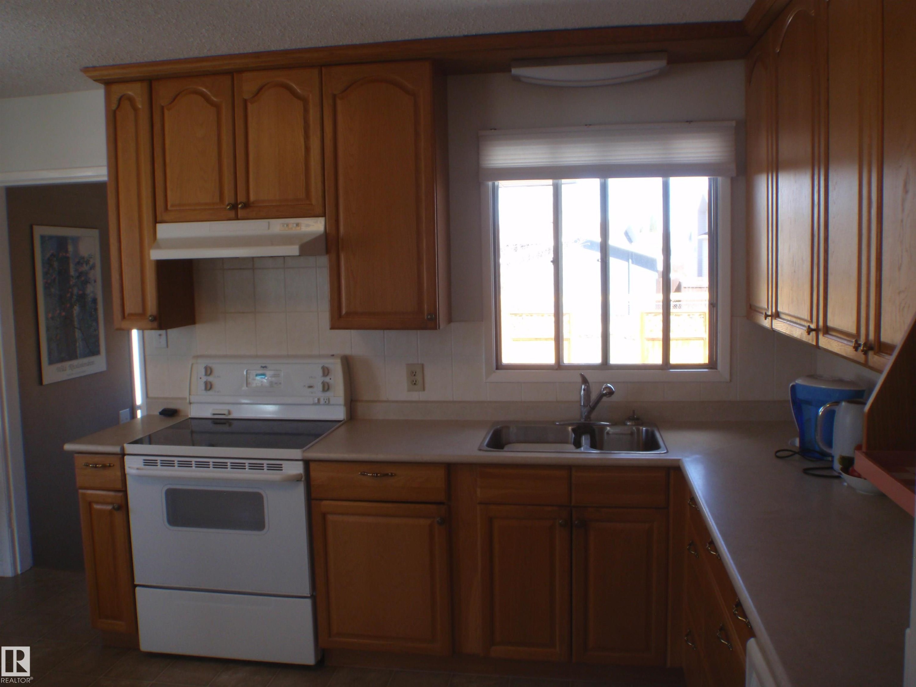 4510 57 Avenue, Barrhead, AB - Indoor Photo Showing Kitchen