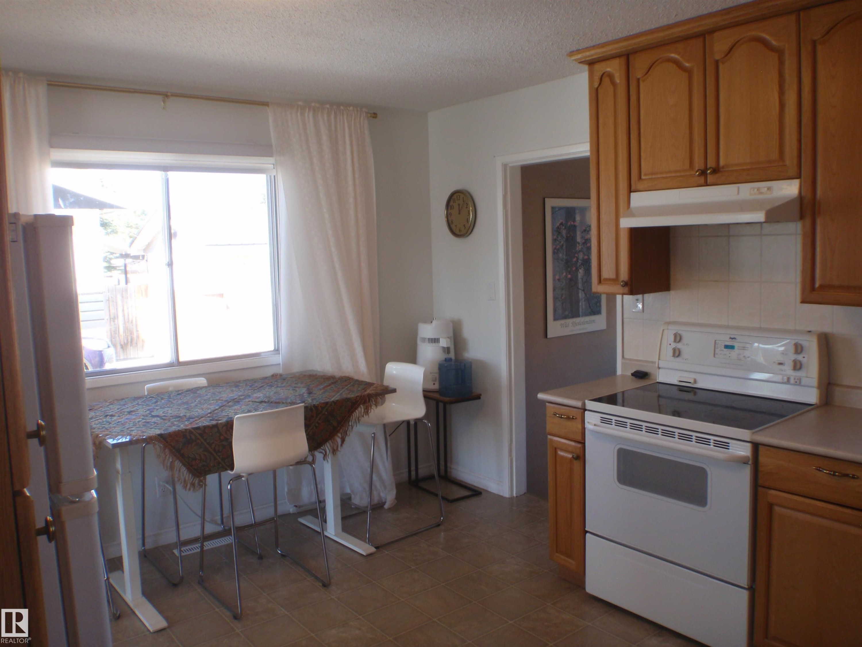 4510 57 Avenue, Barrhead, AB - Indoor Photo Showing Kitchen