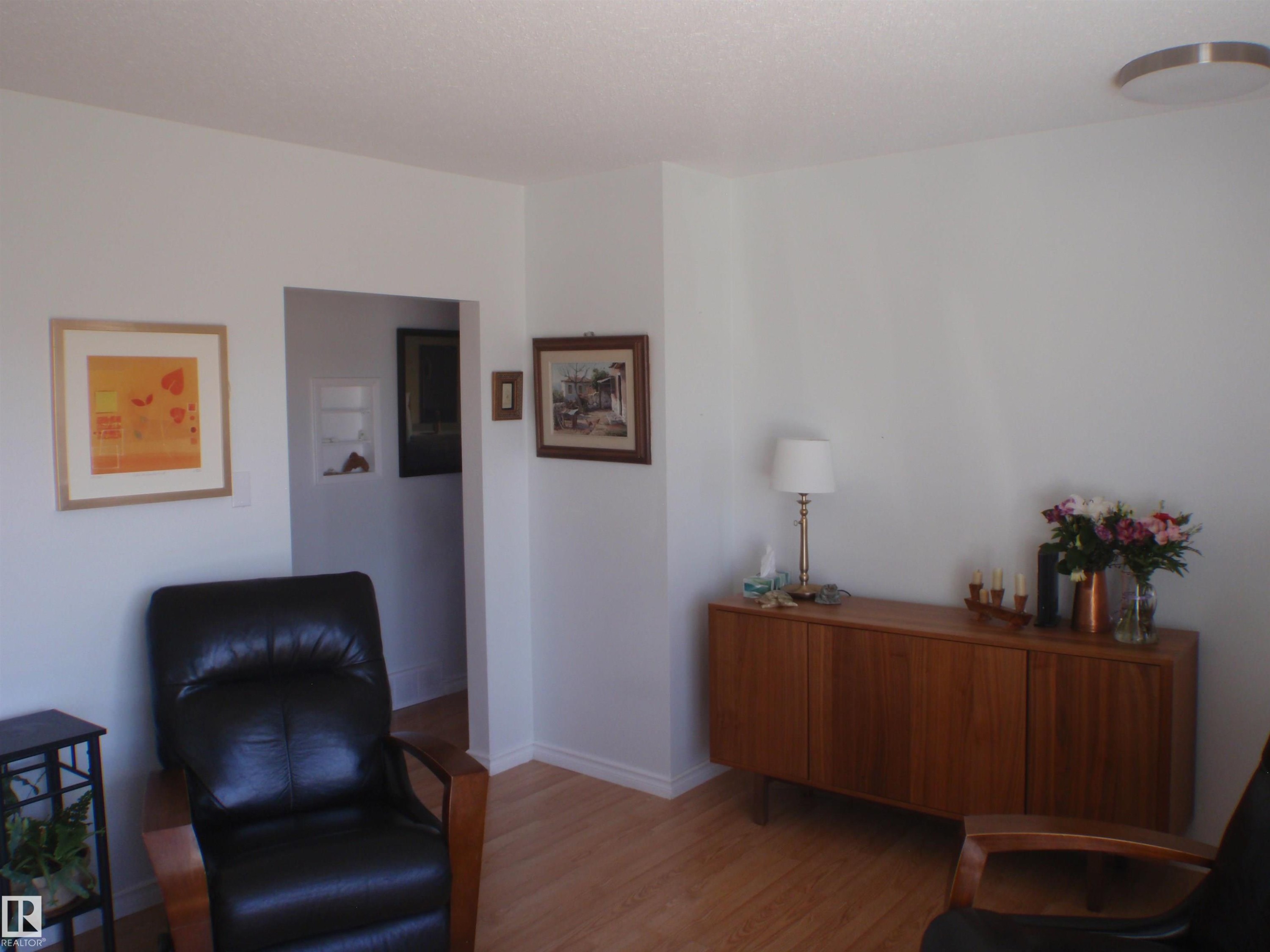 4510 57 Avenue, Barrhead, AB - Indoor