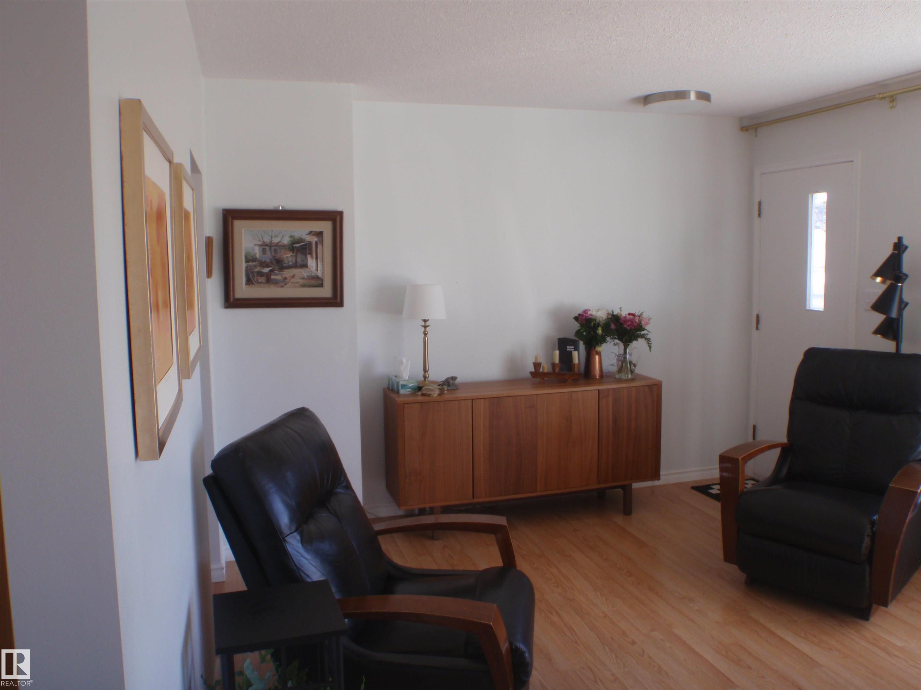 4510 57 Avenue, Barrhead, AB - Indoor