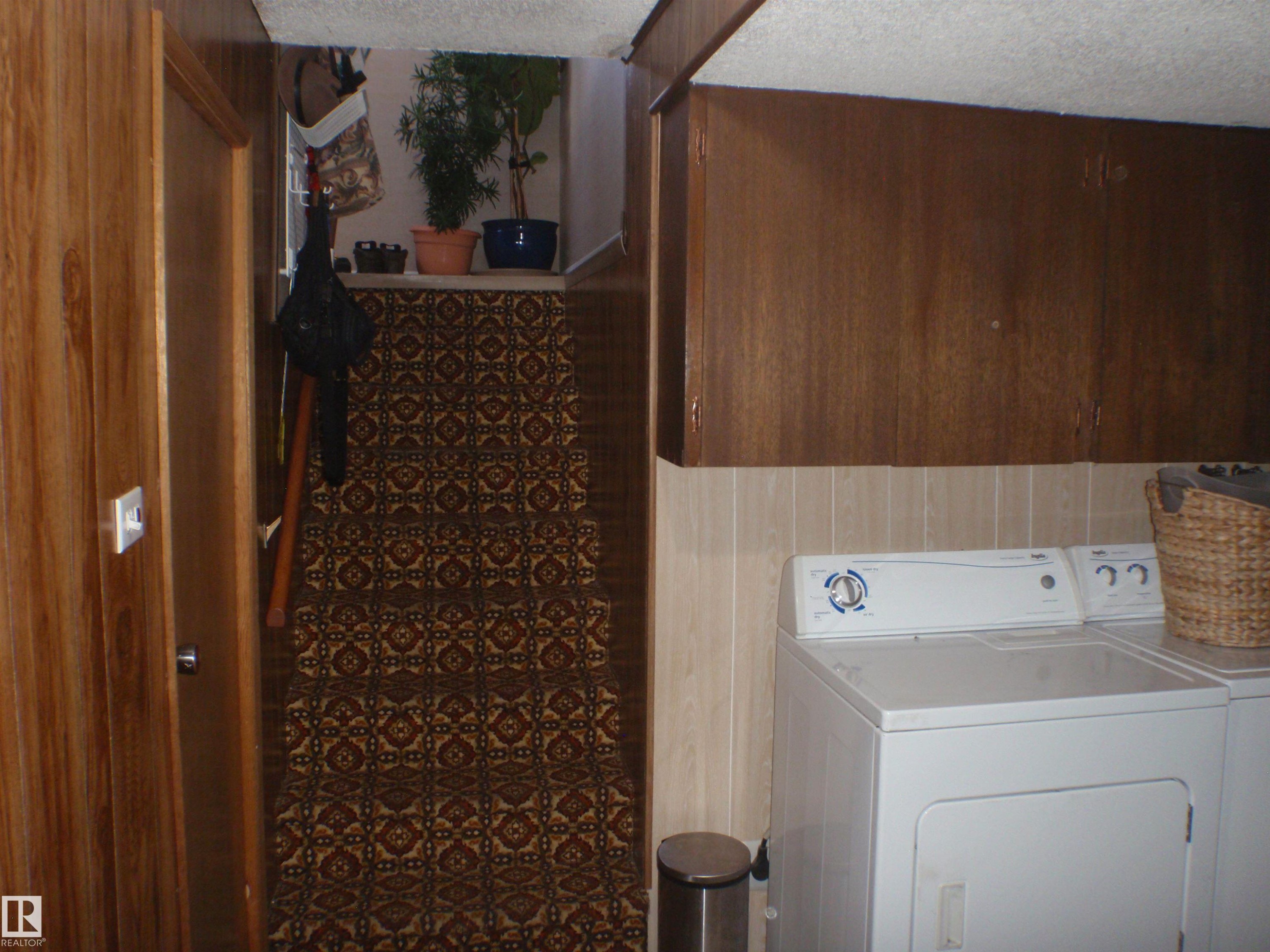 4510 57 Avenue, Barrhead, AB - Indoor Photo Showing Laundry Room