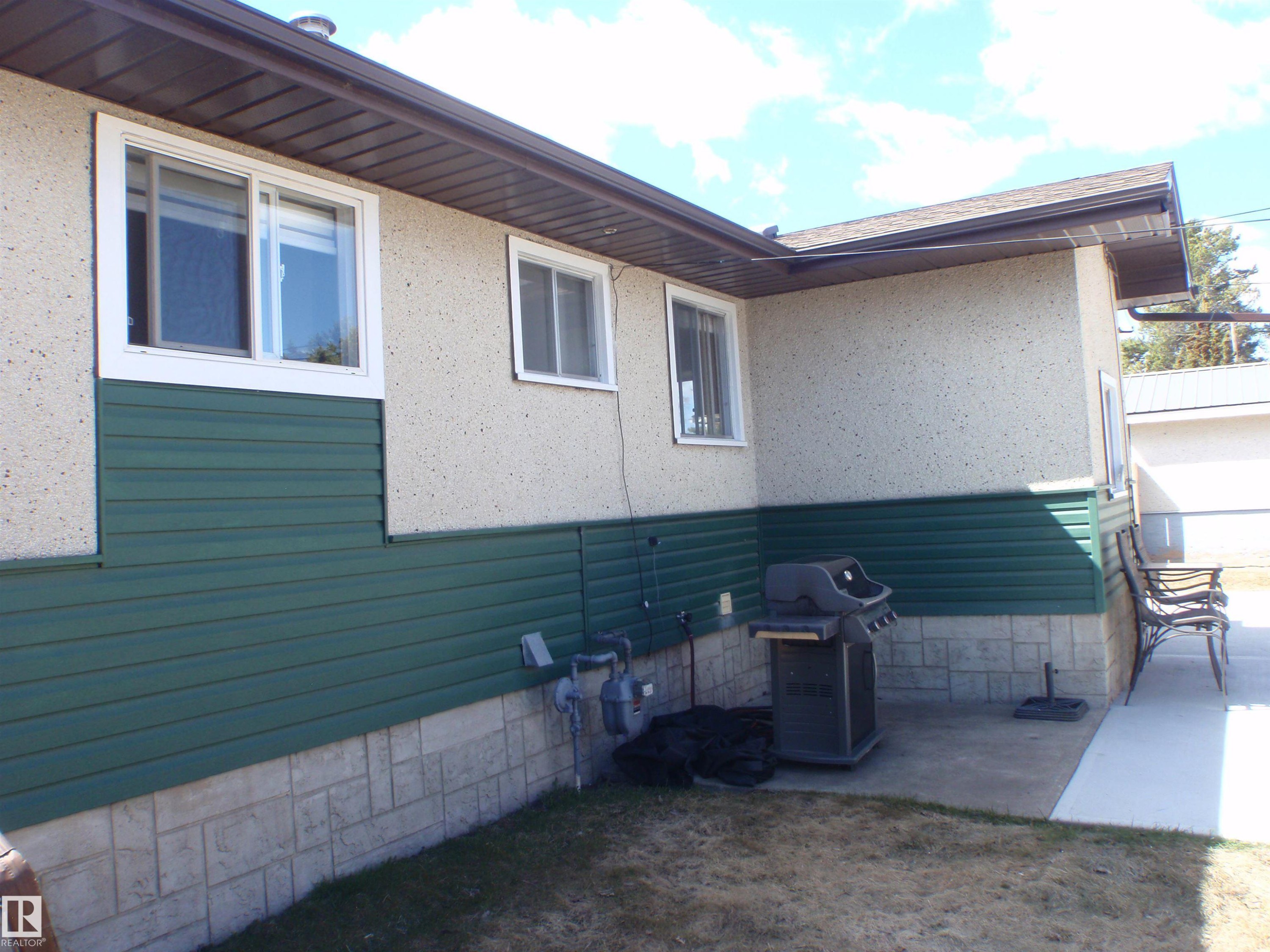 4510 57 Avenue, Barrhead, AB - Outdoor With Exterior