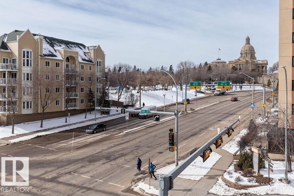 301 9707 105 Street, Edmonton, AB - Outdoor