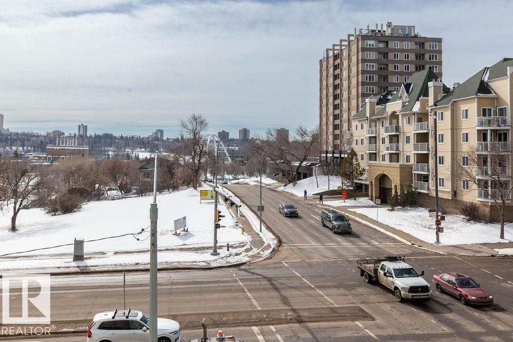 301 9707 105 Street, Edmonton, AB - Outdoor