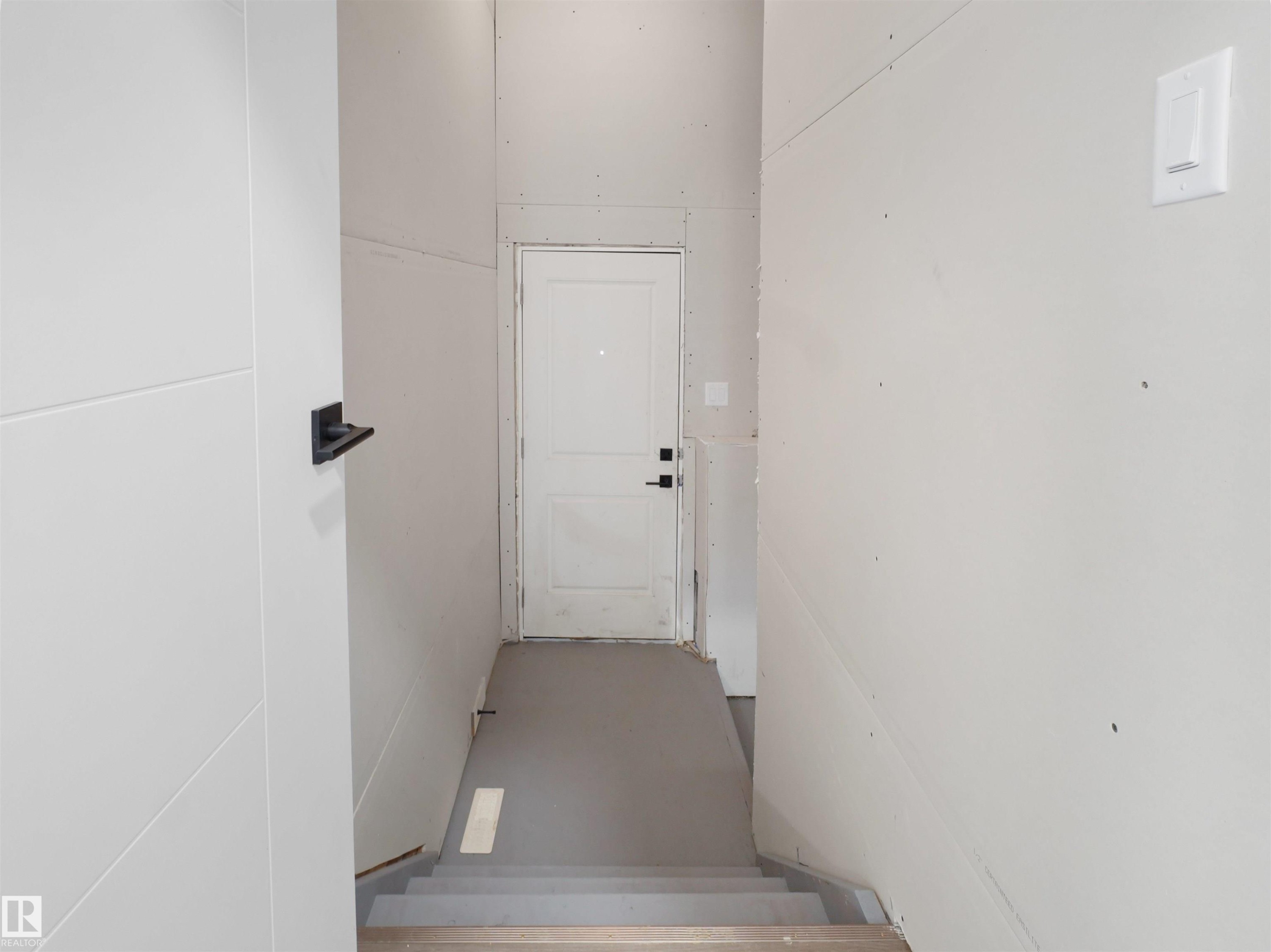 5225 47 Ave, Calmar, AB - Indoor Photo Showing Other Room