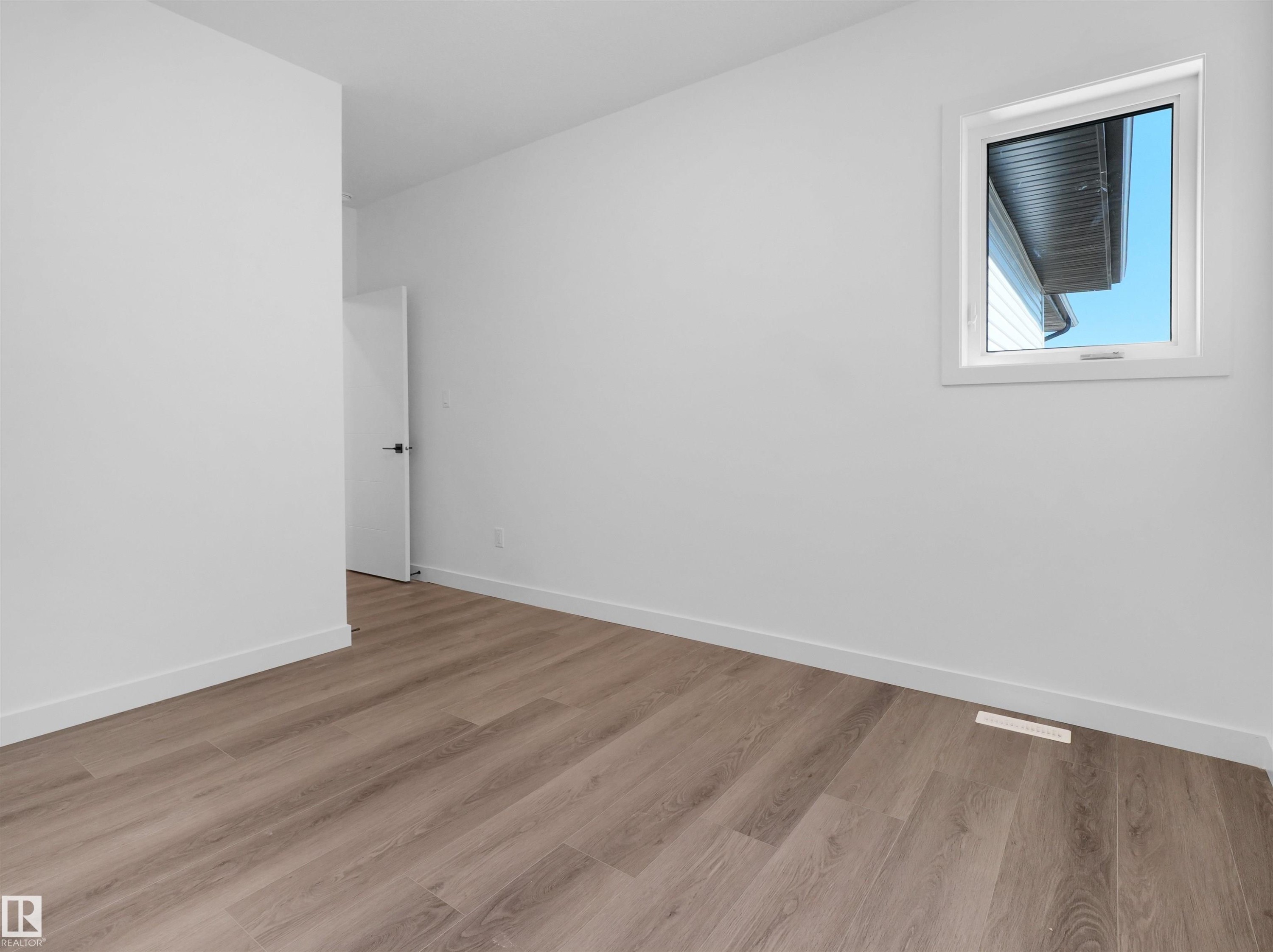 5225 47 Ave, Calmar, AB - Indoor Photo Showing Other Room