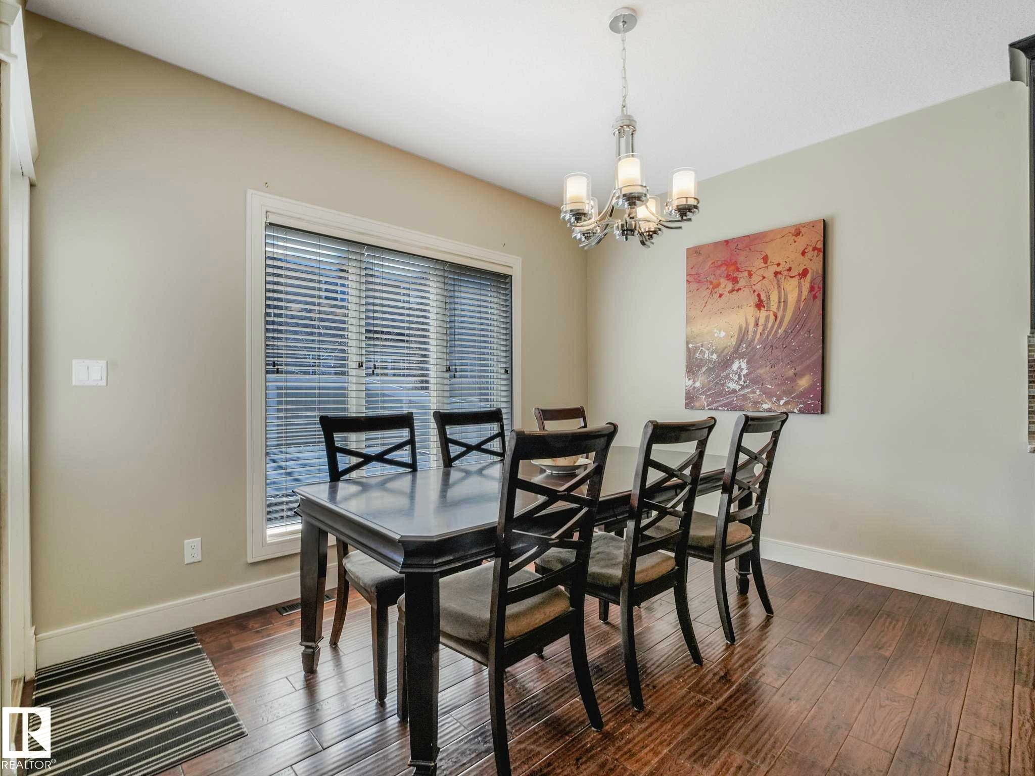 Image quality insufficient for description - 16251 135 Street Nw, Edmonton, AB - Indoor Photo Showing Dining Room