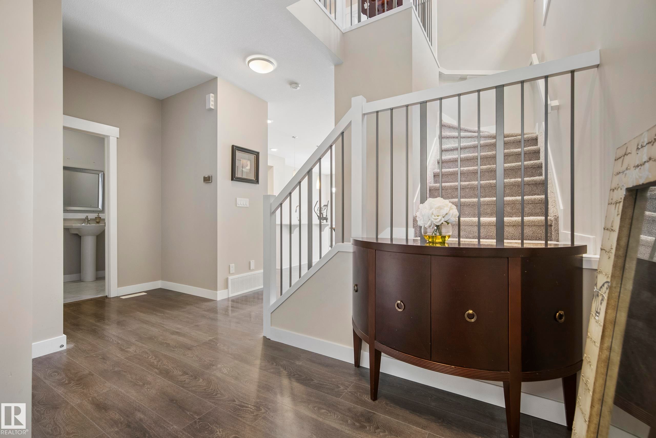 2456 Kelly Circle Circle, Edmonton, AB - Indoor Photo Showing Other Room