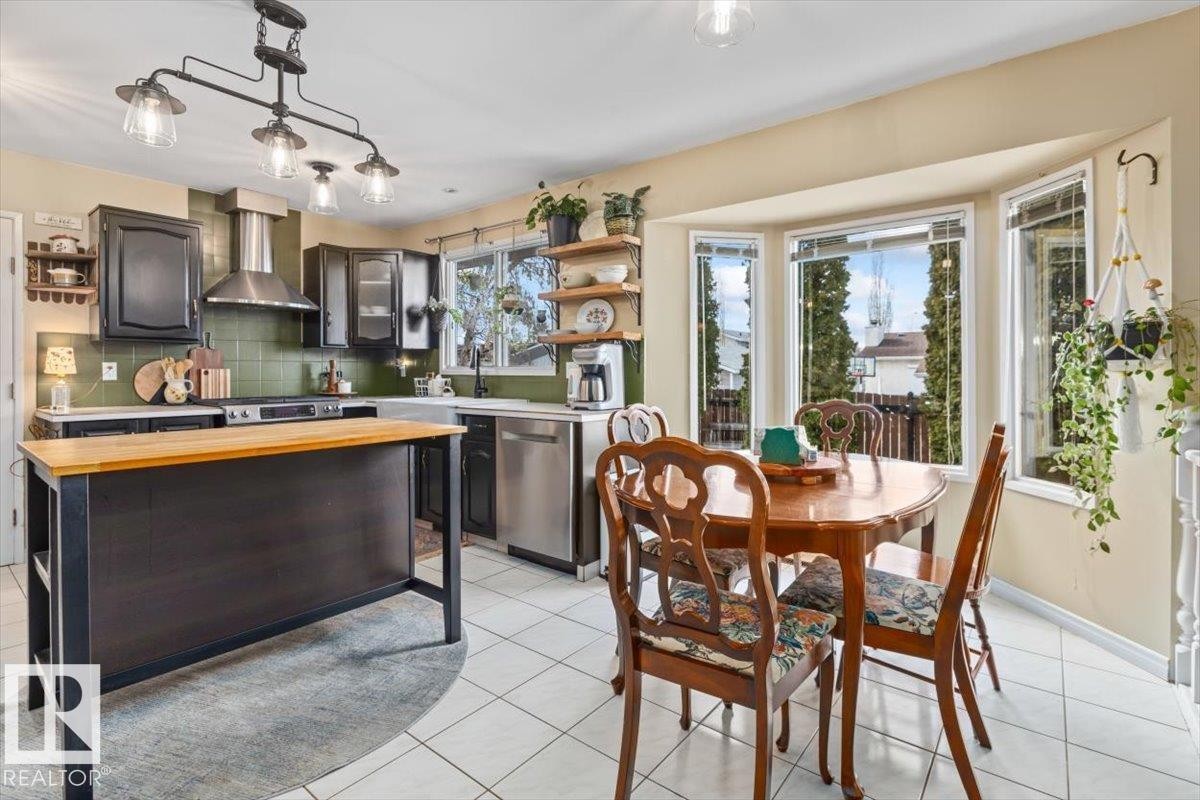 2446 78 Street, Edmonton, AB - Indoor