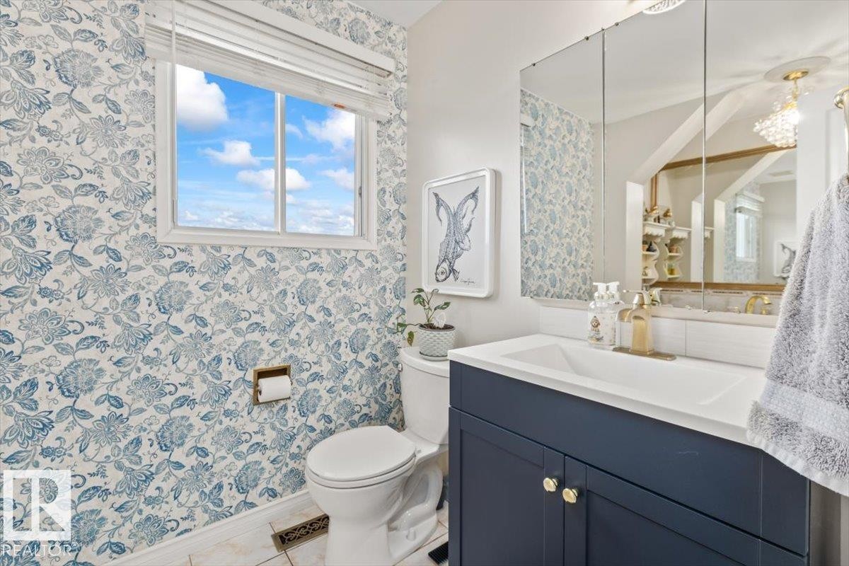 2446 78 Street, Edmonton, AB - Indoor Photo Showing Bathroom