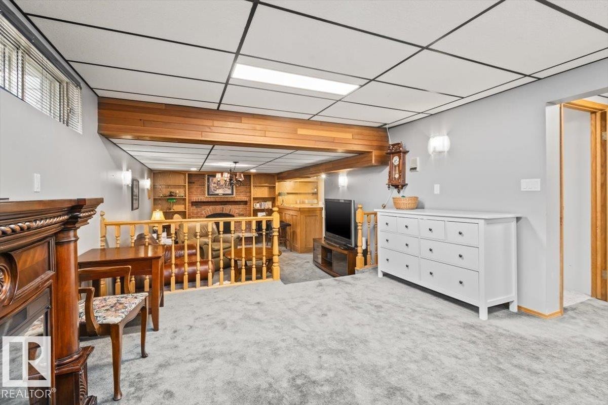 2446 78 Street, Edmonton, AB - Indoor Photo Showing Other Room