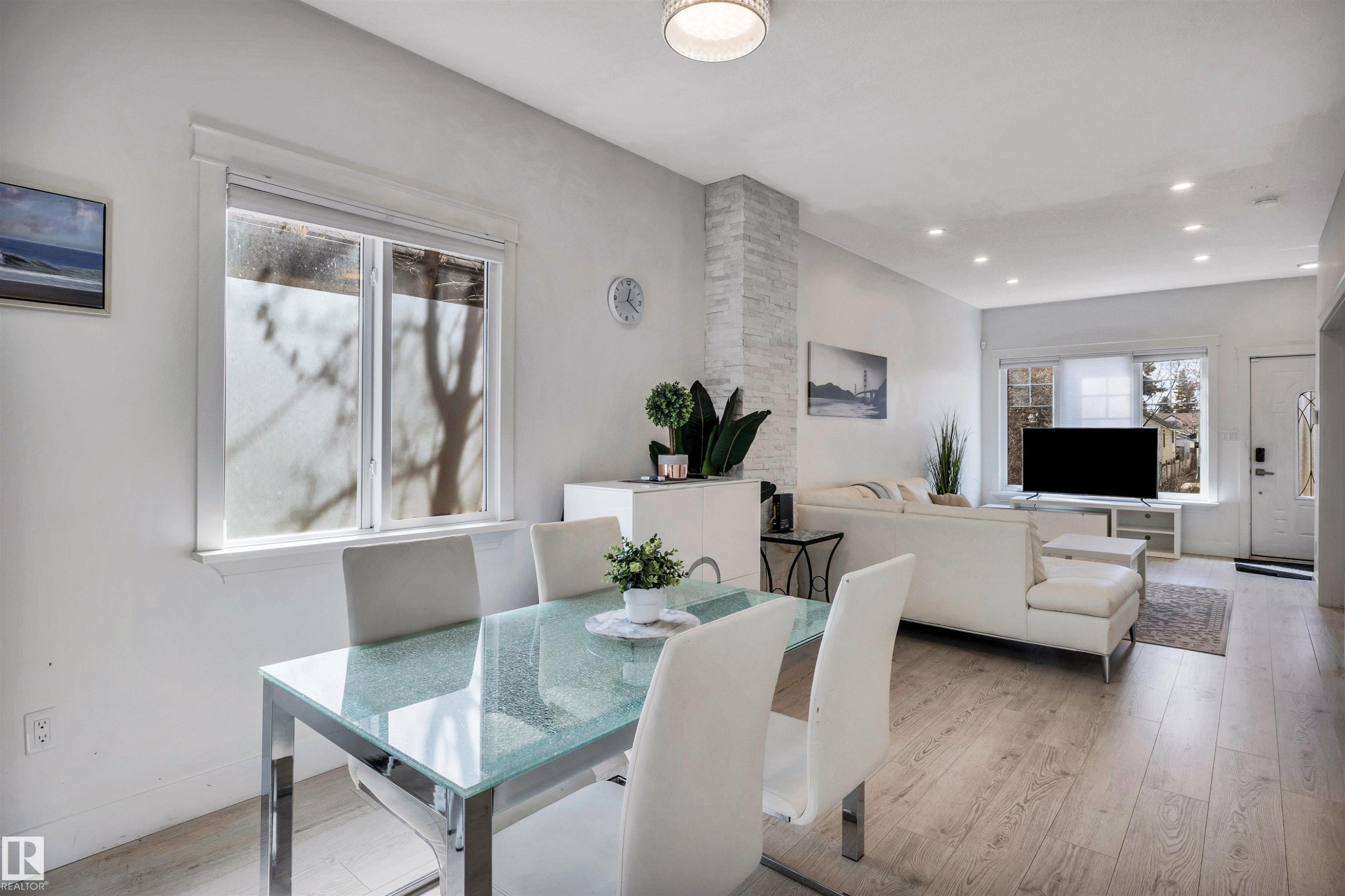 11531 97 Street, Edmonton, AB - Indoor
