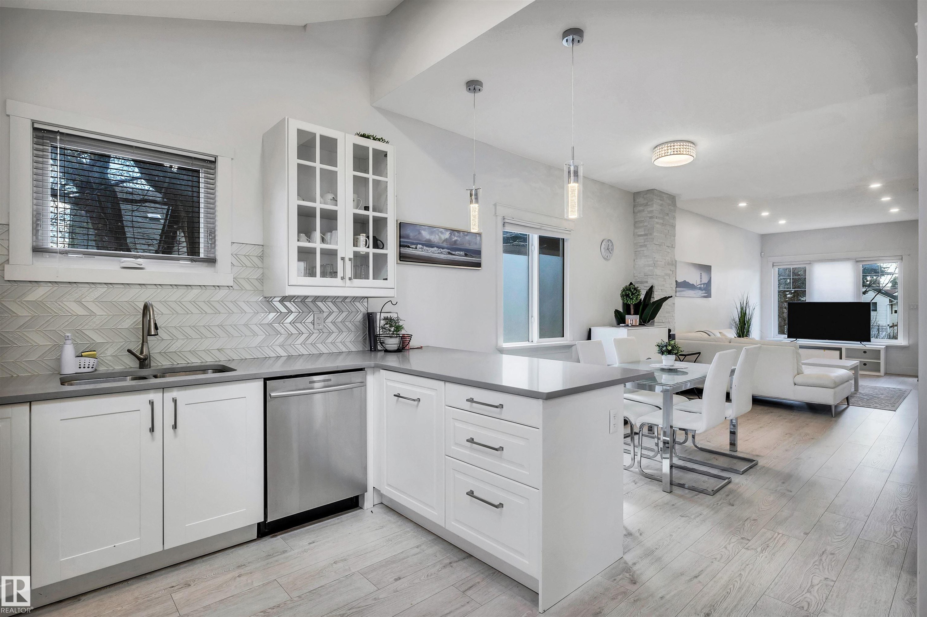11531 97 Street, Edmonton, AB - Indoor Photo Showing Kitchen With Double Sink With Upgraded Kitchen