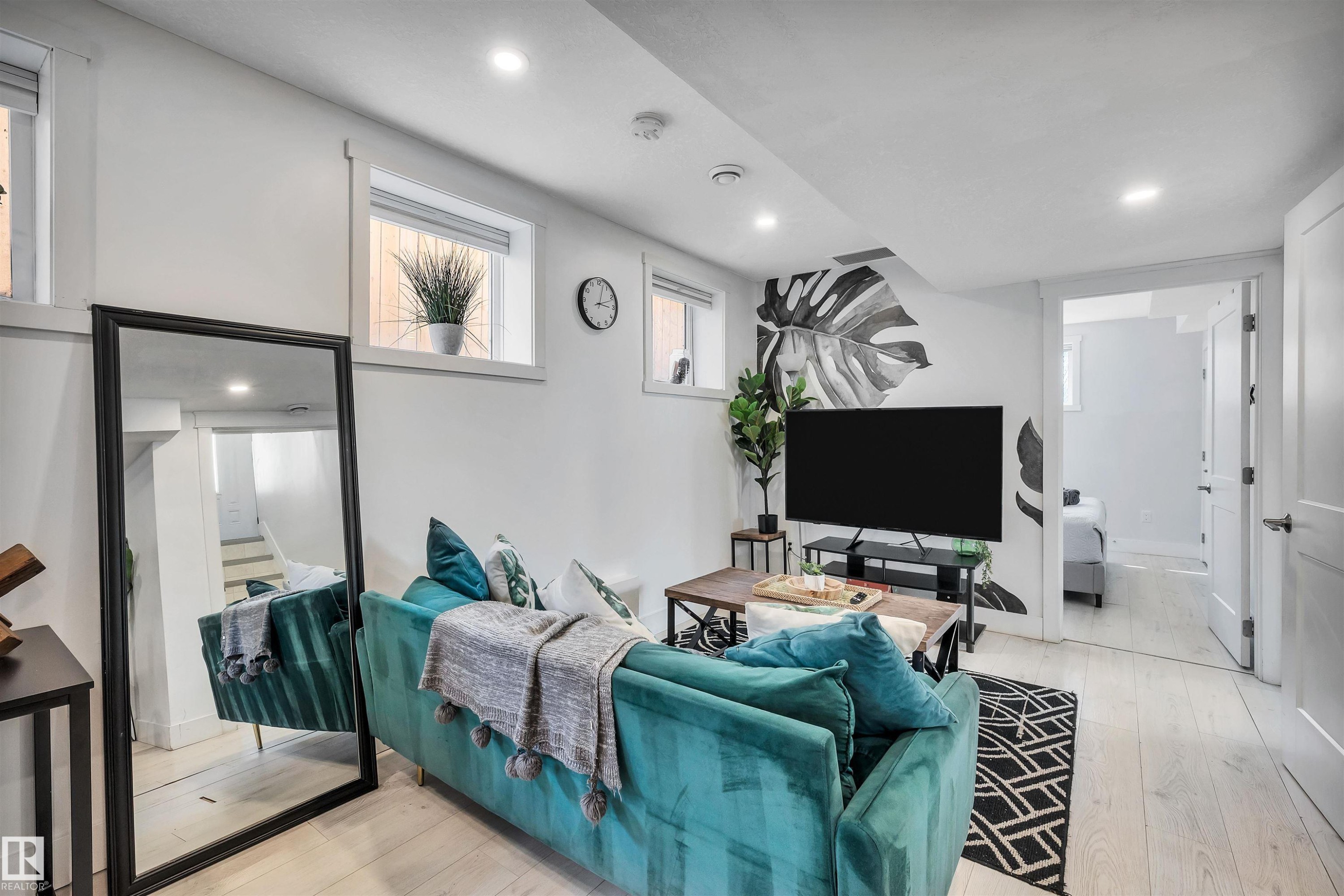11531 97 Street, Edmonton, AB - Indoor