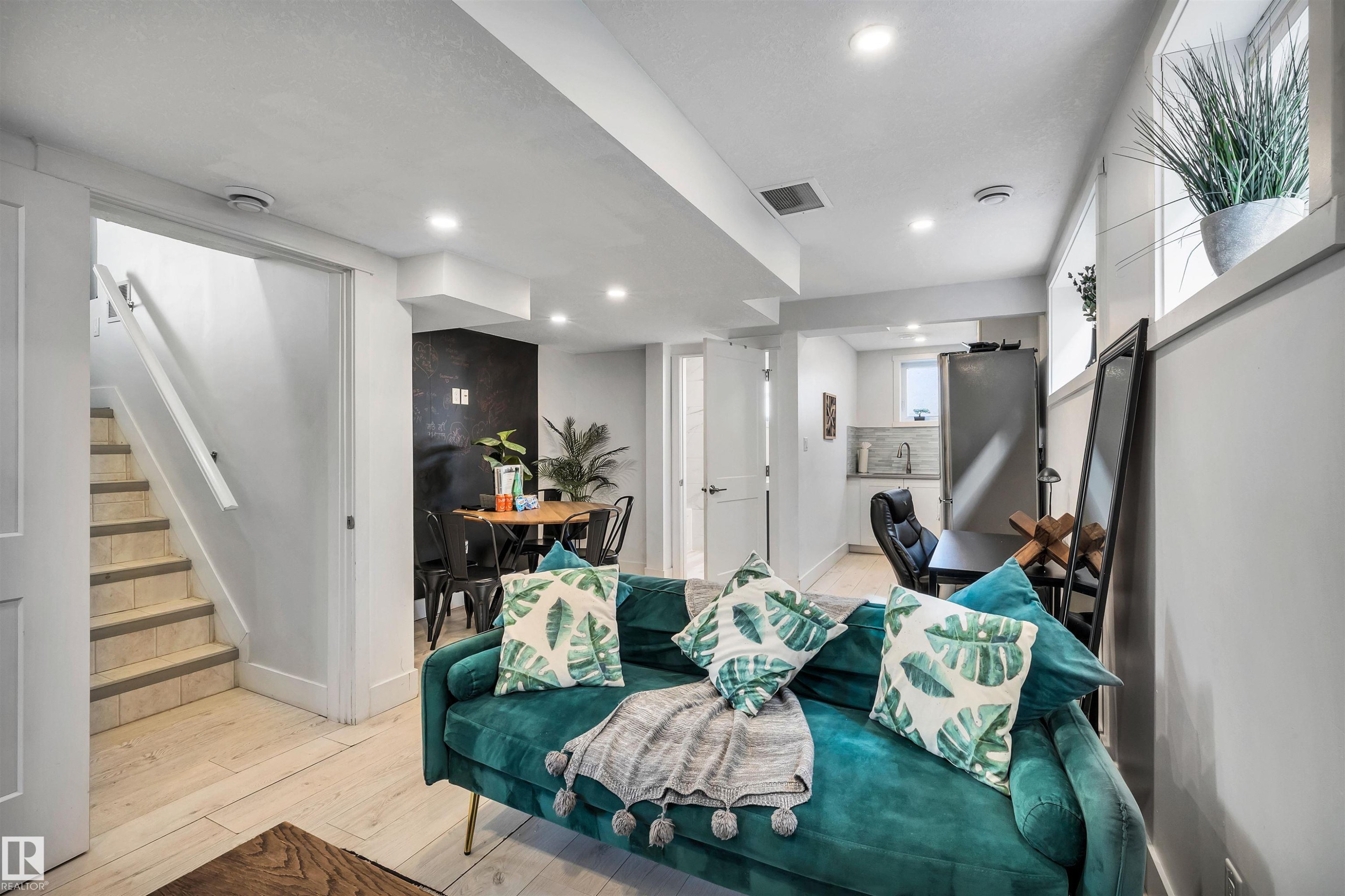 11531 97 Street, Edmonton, AB - Indoor