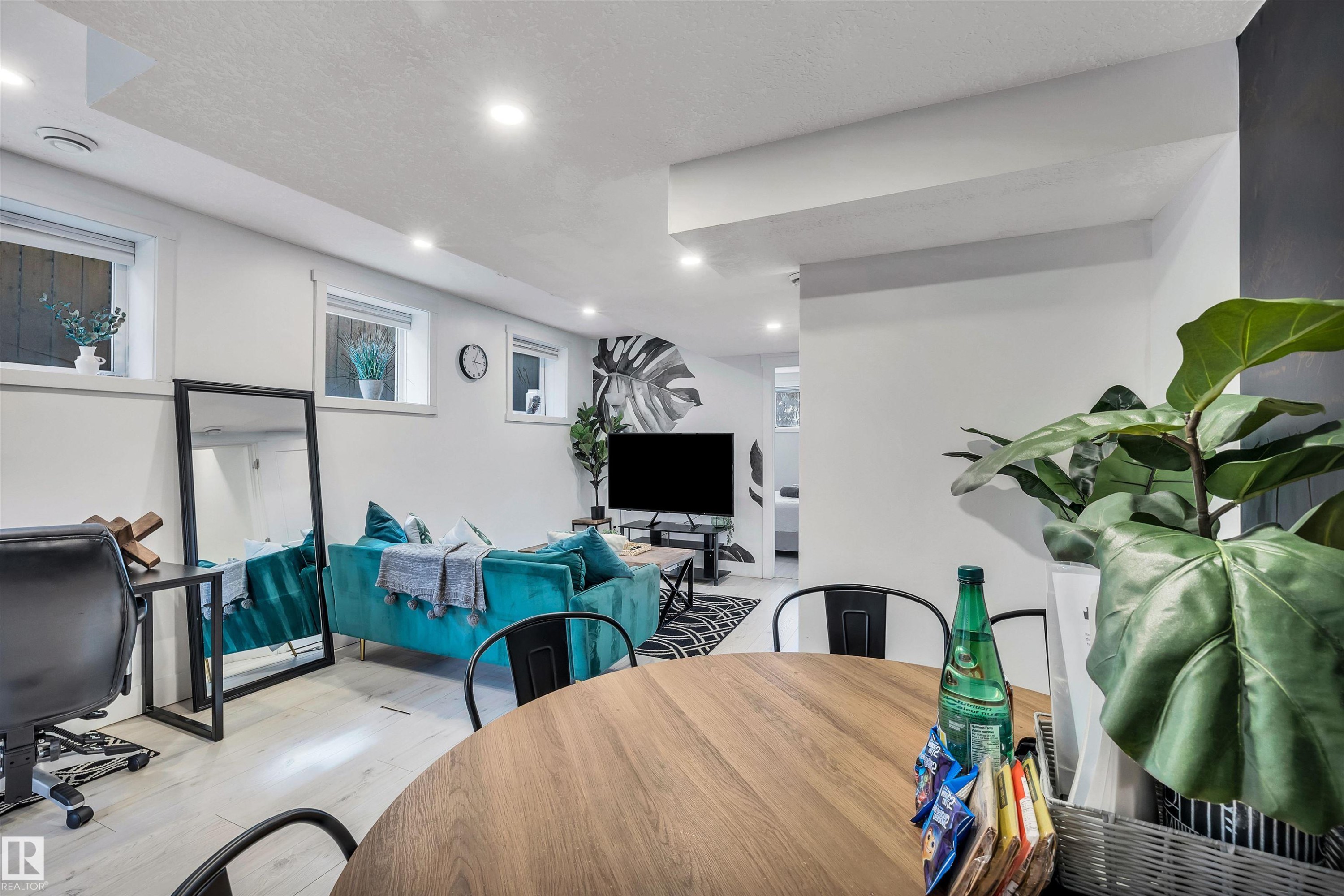11531 97 Street, Edmonton, AB - Indoor