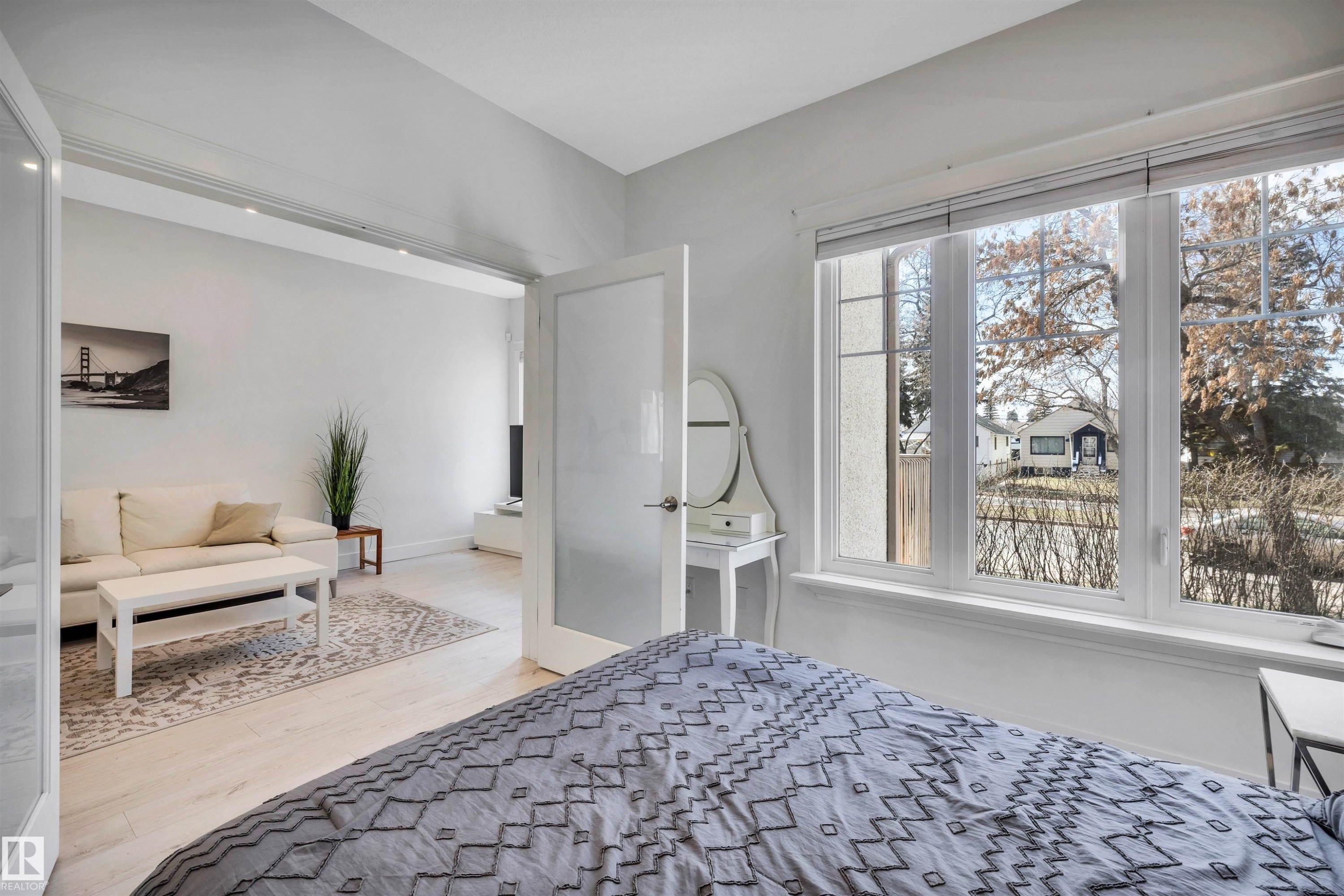 11531 97 Street, Edmonton, AB - Indoor Photo Showing Bedroom