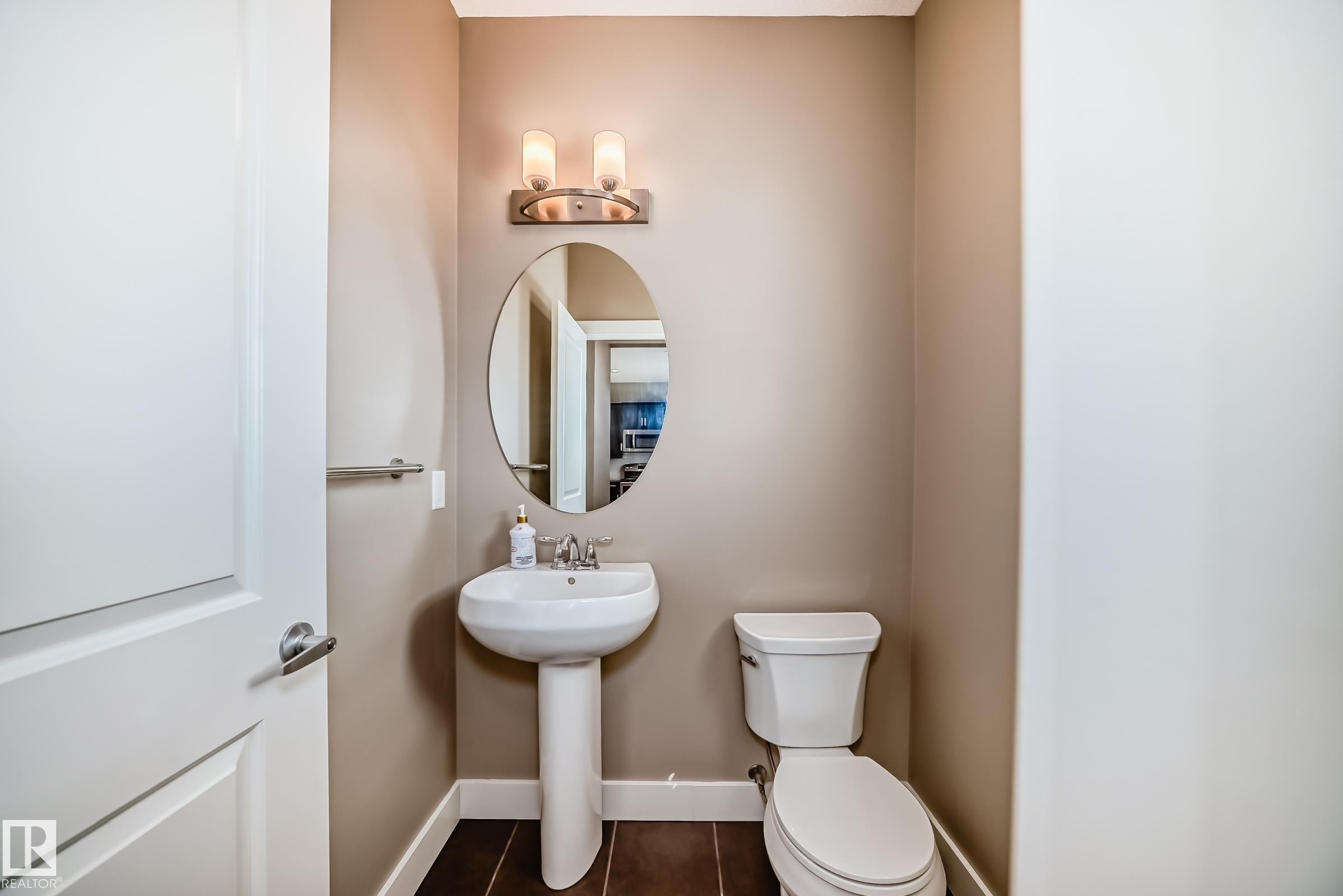 7293 Morgan Road, Edmonton, AB - Indoor Photo Showing Bathroom