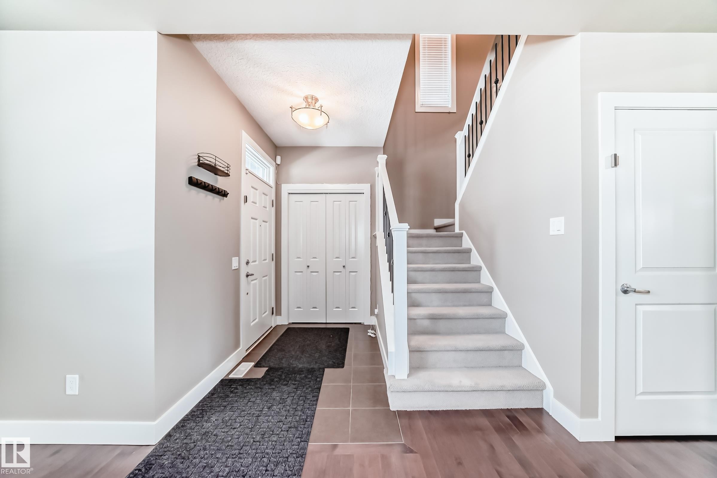 7293 Morgan Road, Edmonton, AB - Indoor Photo Showing Other Room