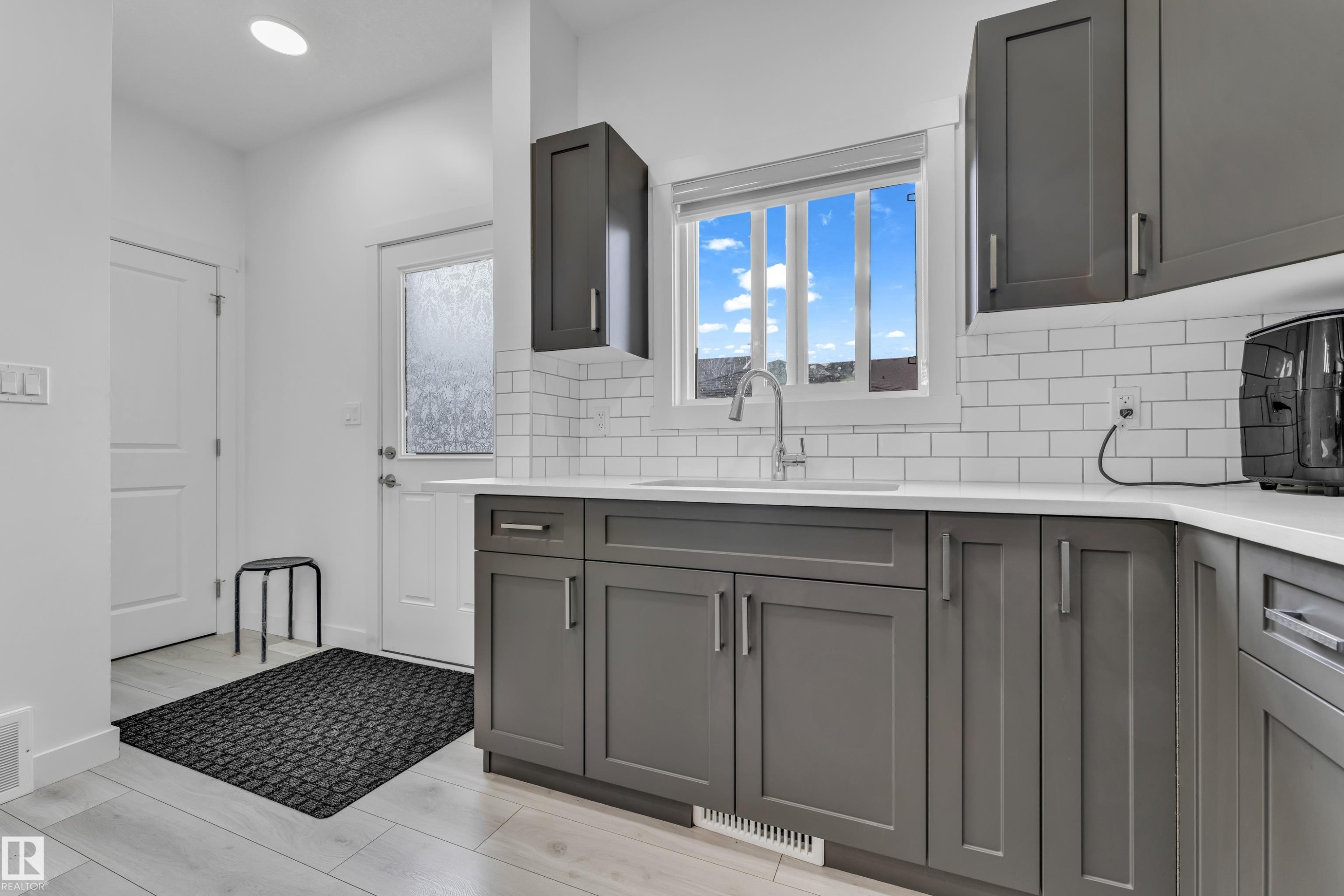3016 4 Street, Edmonton, AB - Indoor