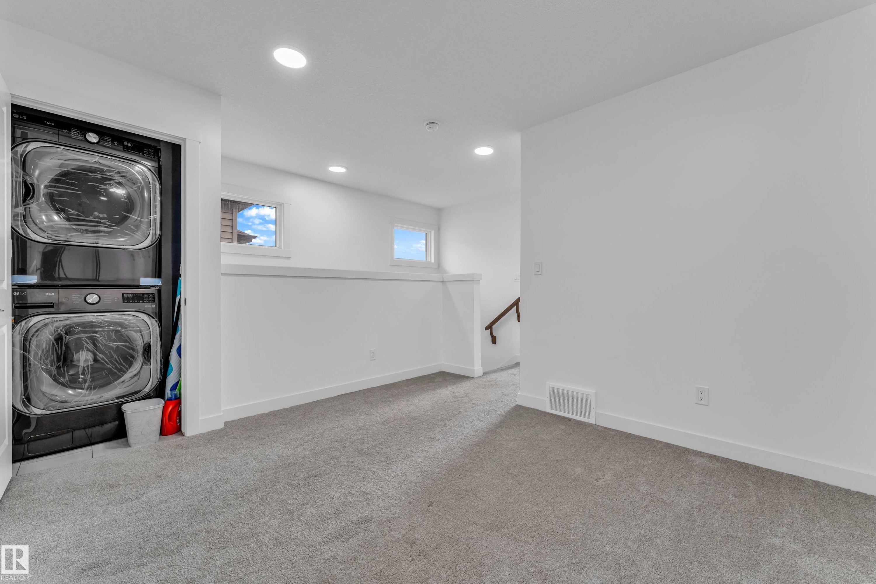 3016 4 Street, Edmonton, AB - Indoor Photo Showing Laundry Room