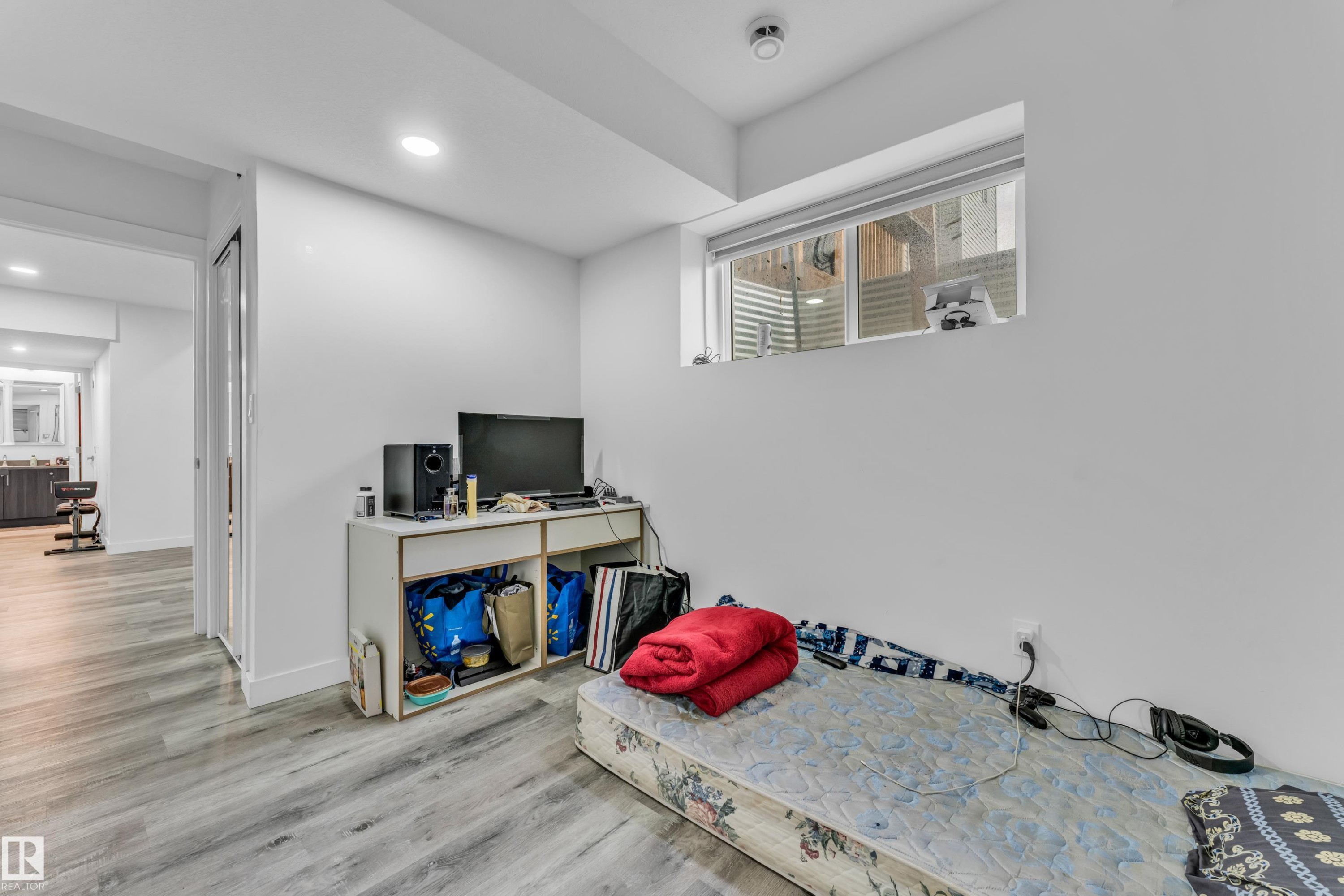 3016 4 Street, Edmonton, AB - Indoor Photo Showing Other Room