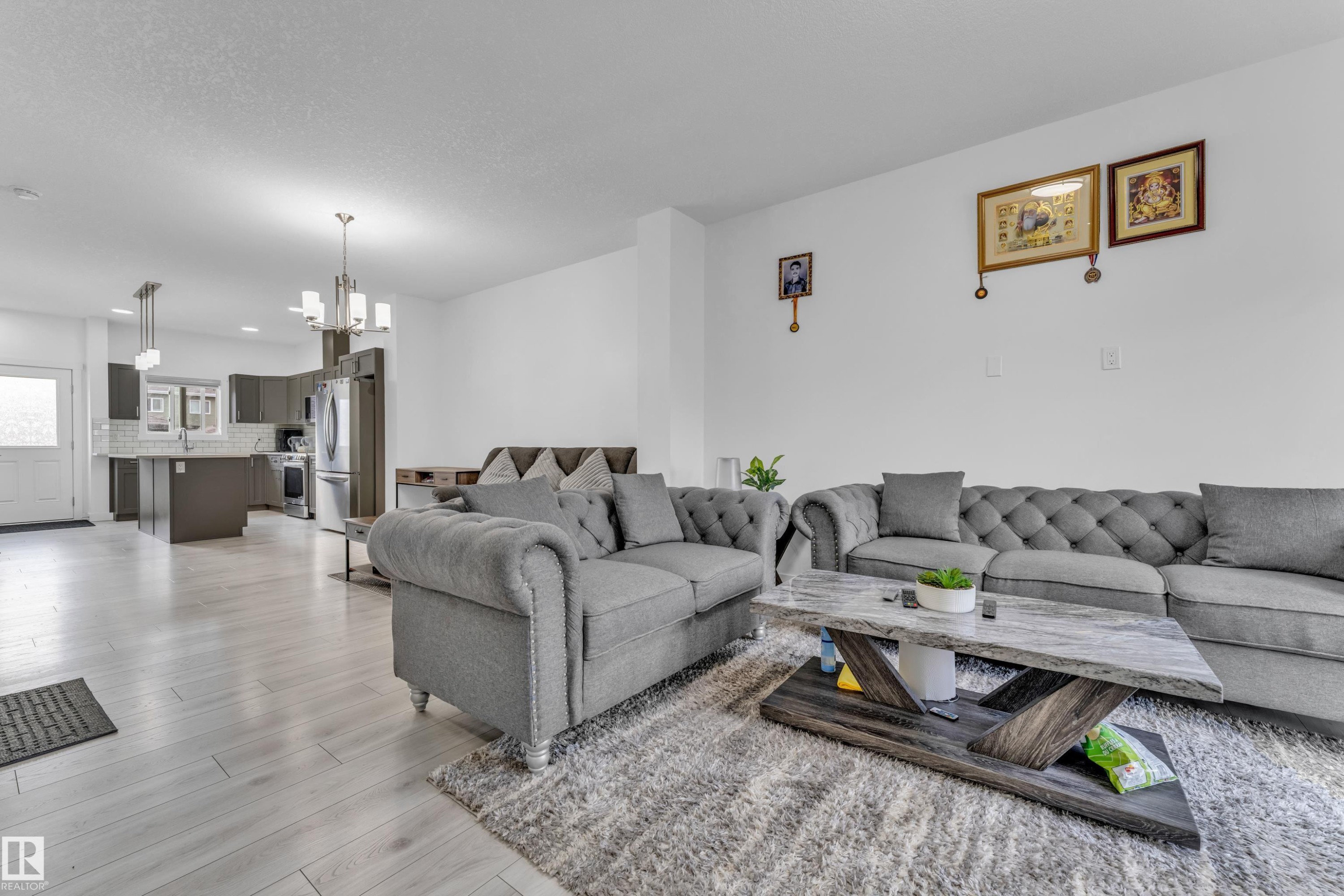 3016 4 Street, Edmonton, AB - Indoor Photo Showing Living Room