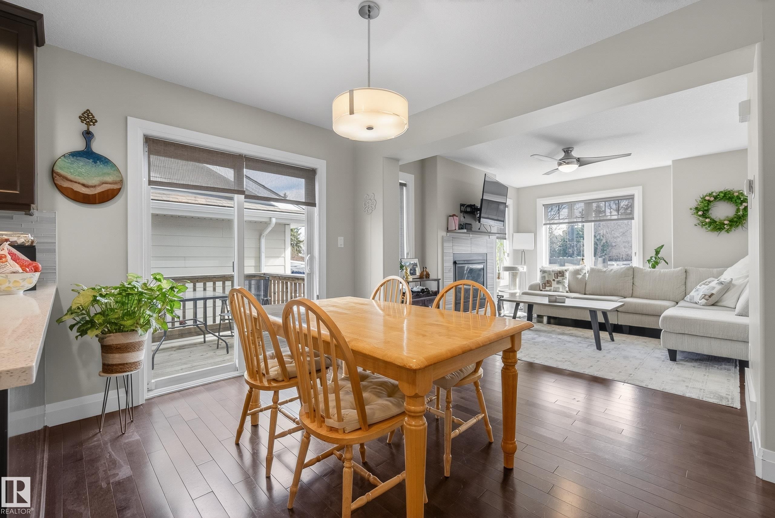 7008 97 Street, Edmonton, AB - Indoor With Fireplace
