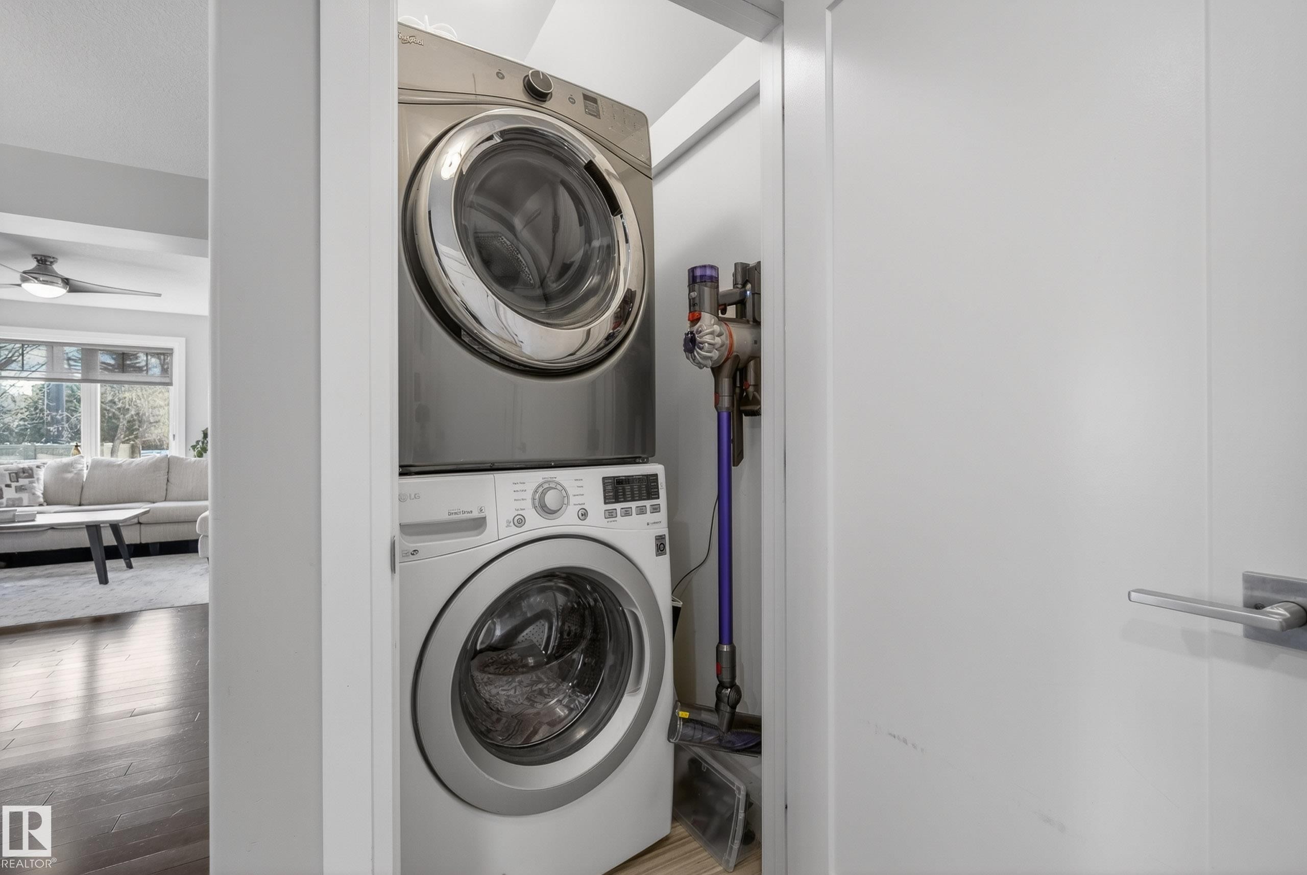 7008 97 Street, Edmonton, AB - Indoor Photo Showing Laundry Room