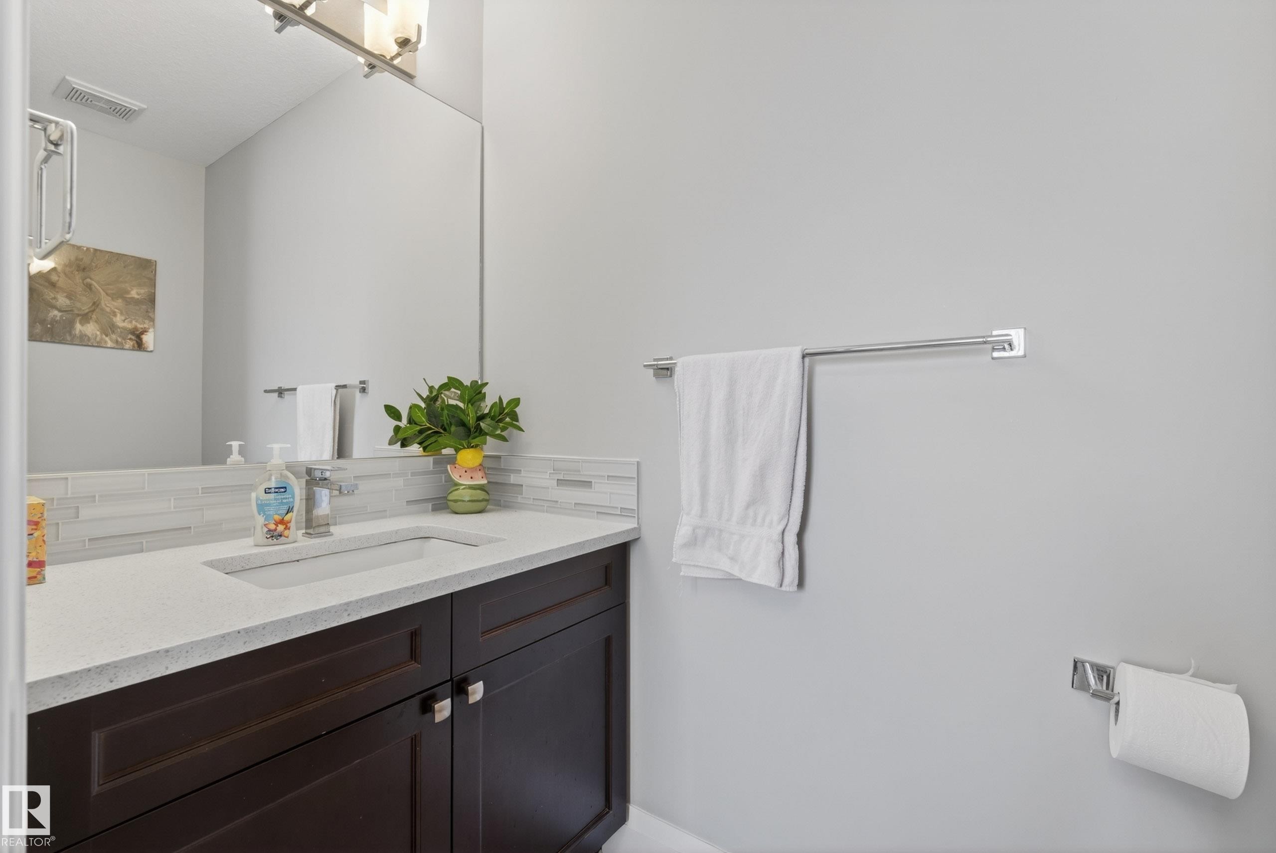 7008 97 Street, Edmonton, AB - Indoor Photo Showing Bathroom