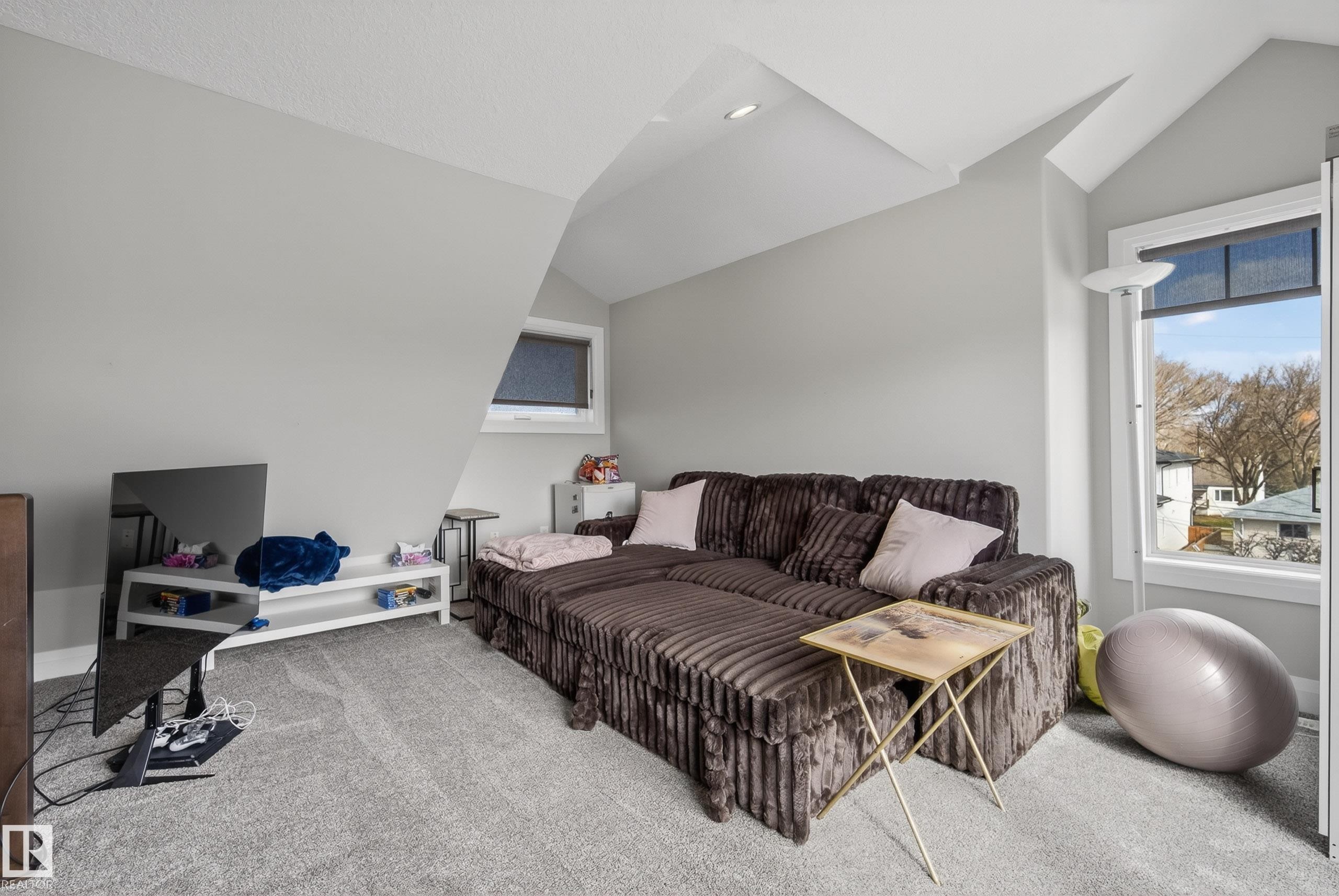 7008 97 Street, Edmonton, AB - Indoor