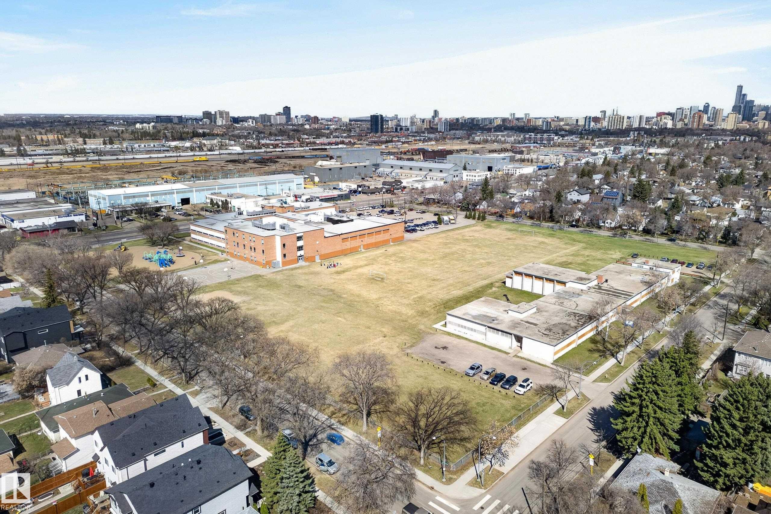 7008 97 Street, Edmonton, AB - Outdoor With View