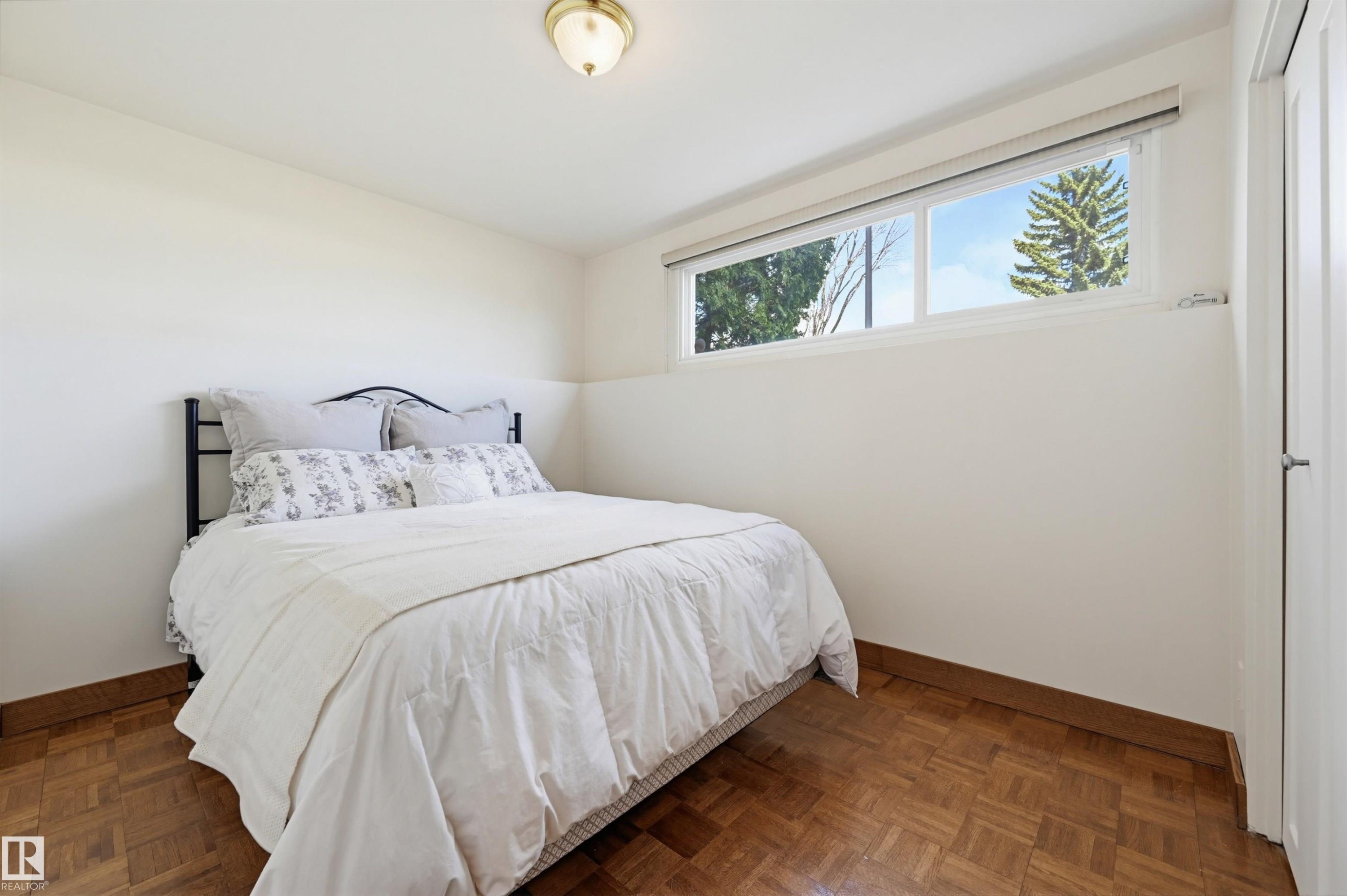 14521 85 Avenue, Edmonton, AB - Indoor Photo Showing Bedroom