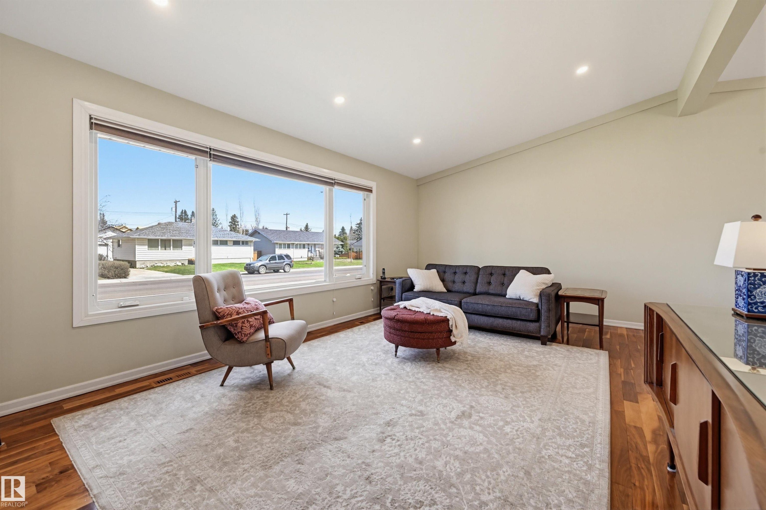14521 85 Avenue, Edmonton, AB - Indoor