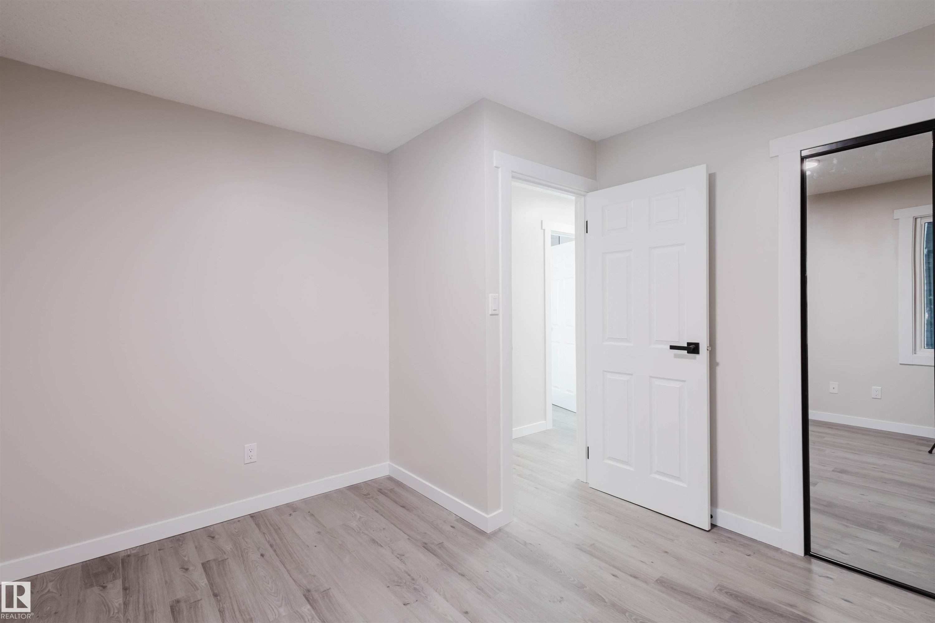 10423 35 Avenue, Edmonton, AB - Indoor Photo Showing Other Room