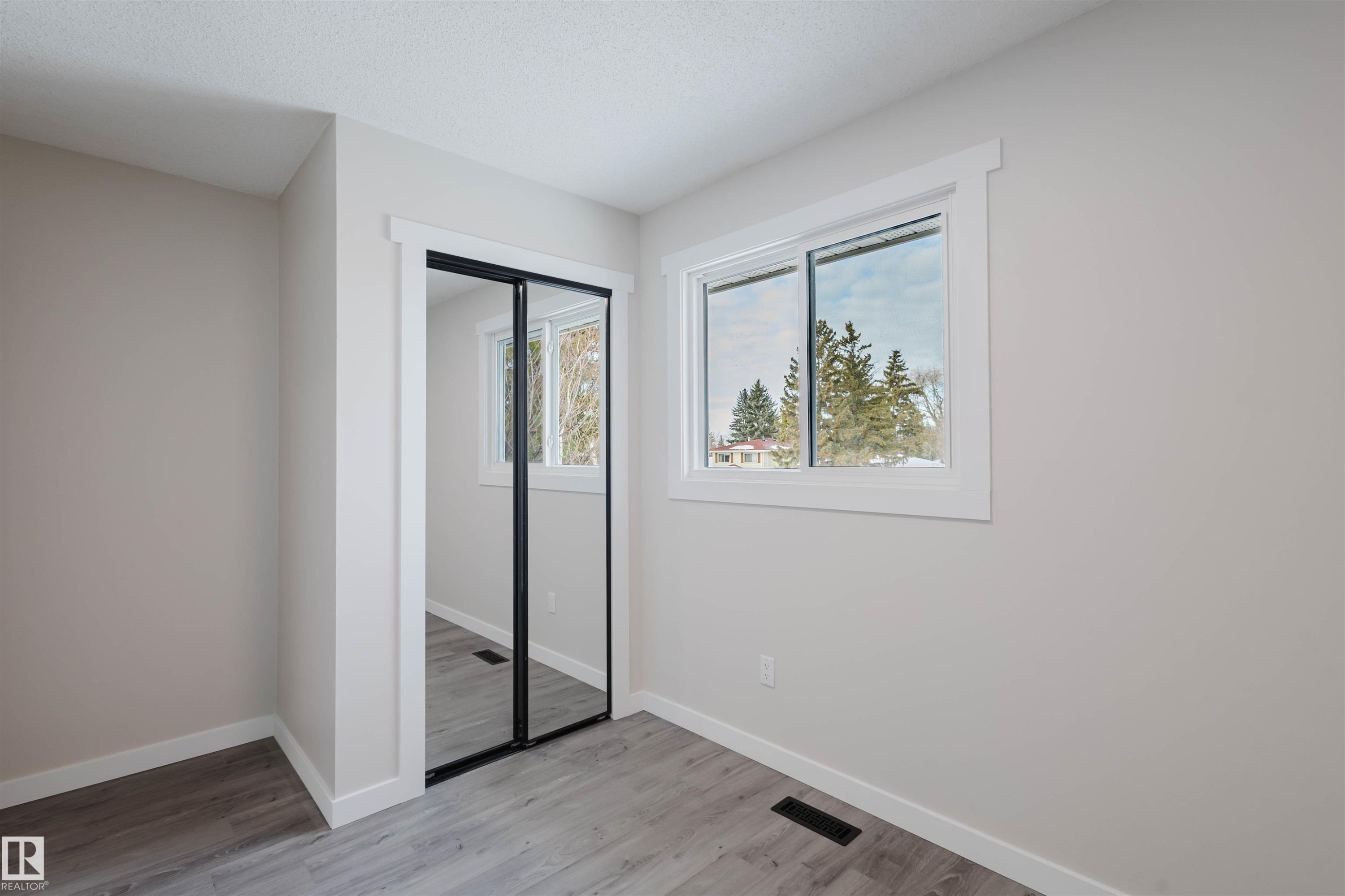 10423 35 Avenue, Edmonton, AB - Indoor Photo Showing Other Room