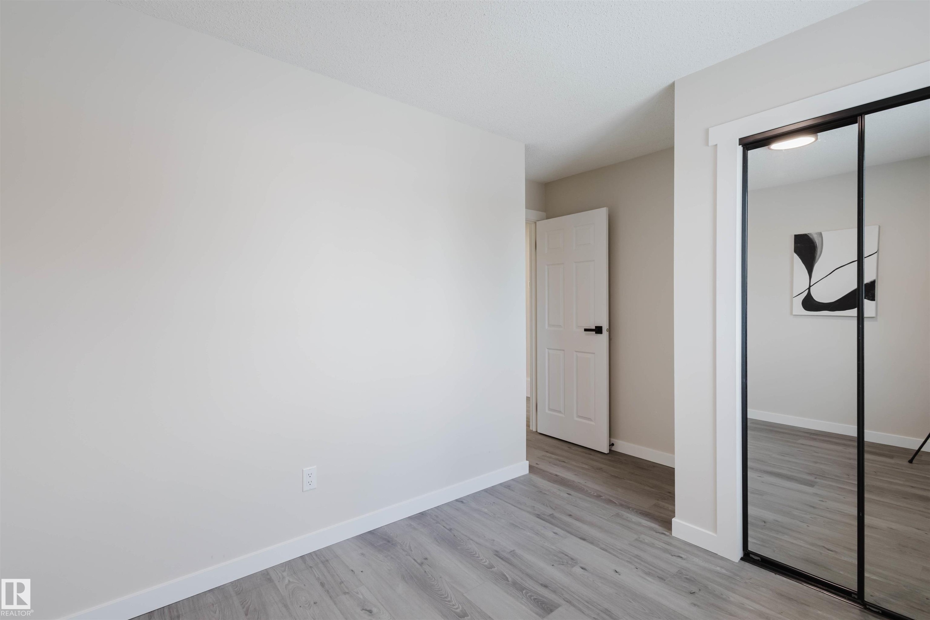 10423 35 Avenue, Edmonton, AB - Indoor Photo Showing Other Room