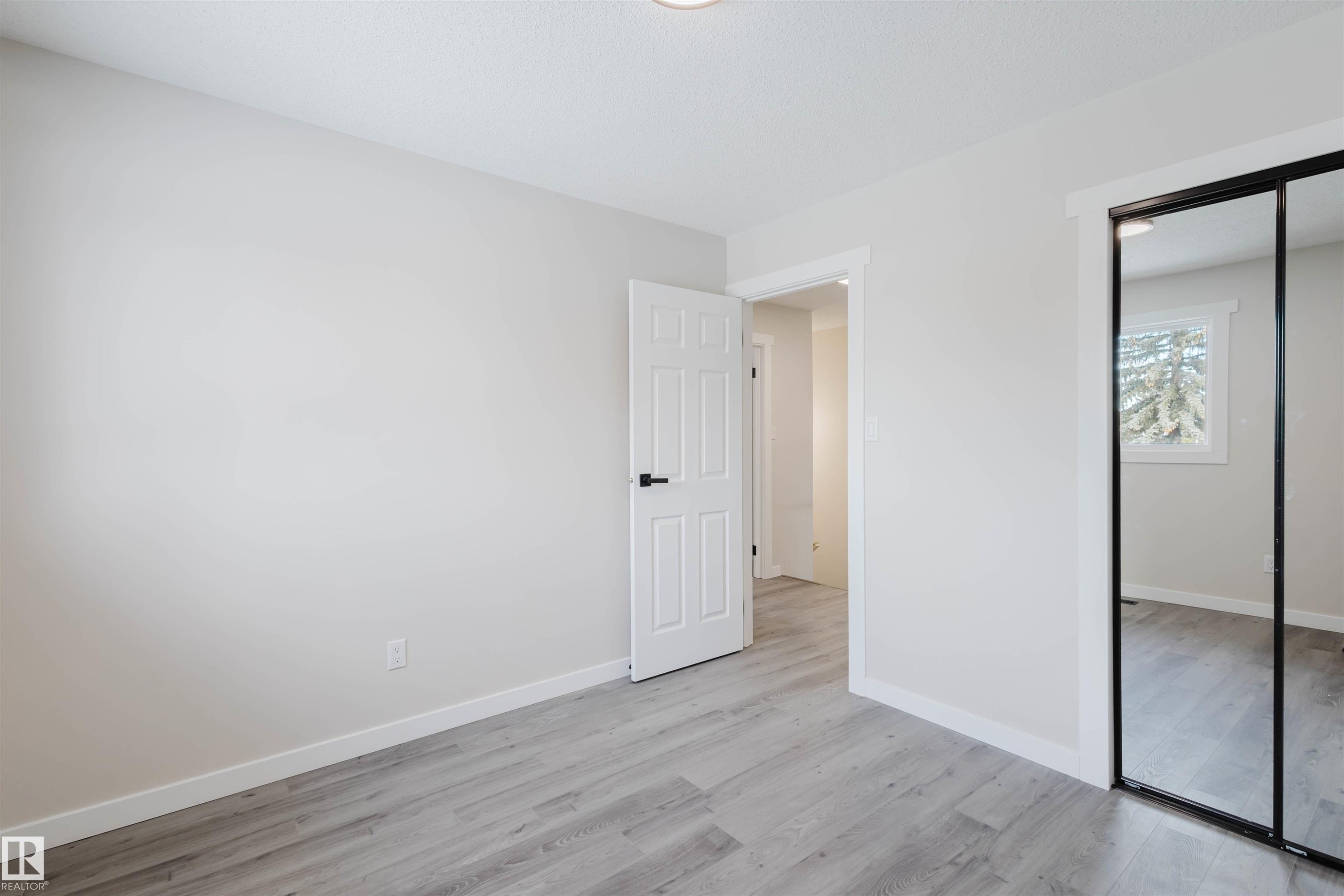 10423 35 Avenue, Edmonton, AB - Indoor Photo Showing Other Room