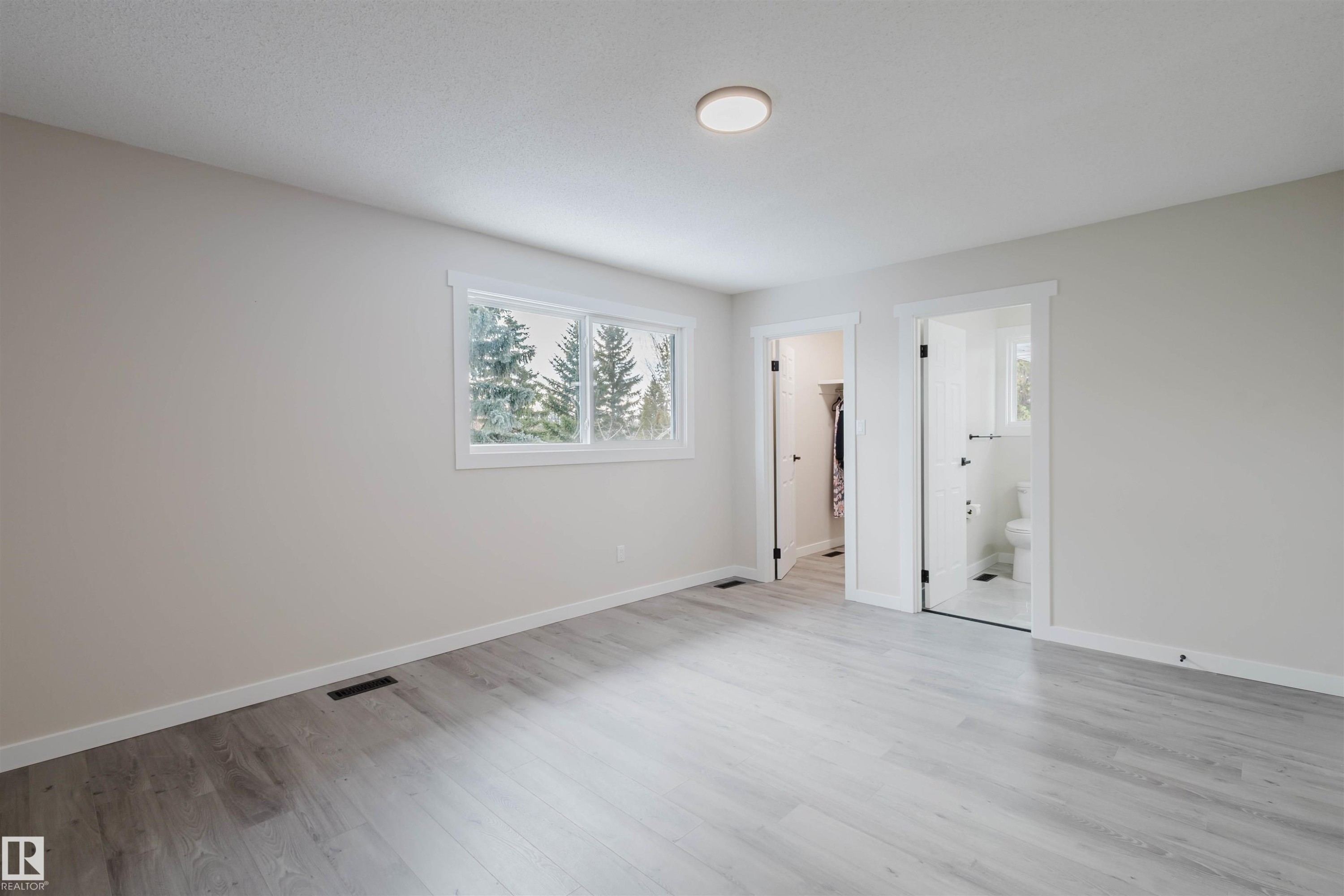 10423 35 Avenue, Edmonton, AB - Indoor Photo Showing Other Room