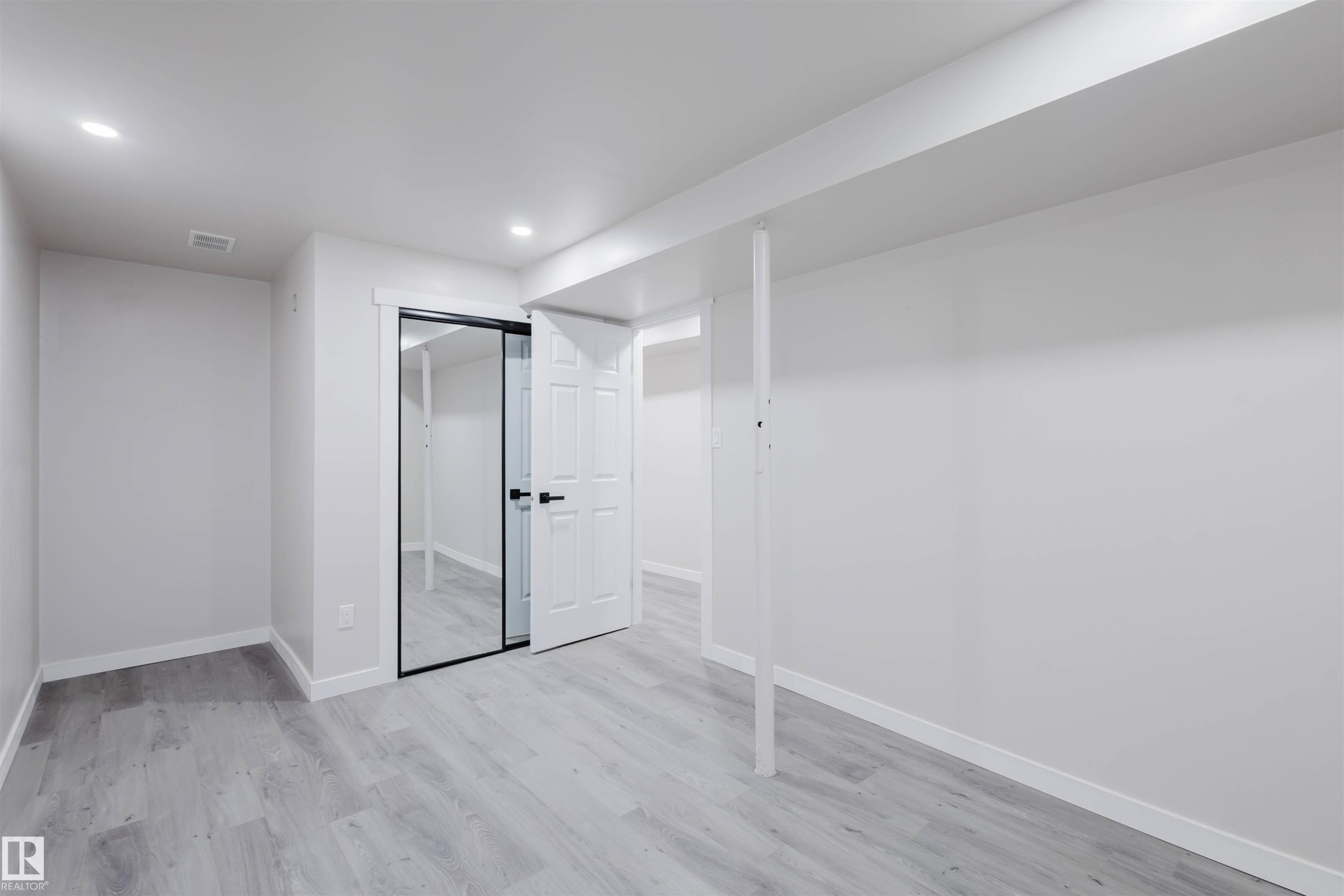 10423 35 Avenue, Edmonton, AB - Indoor Photo Showing Other Room