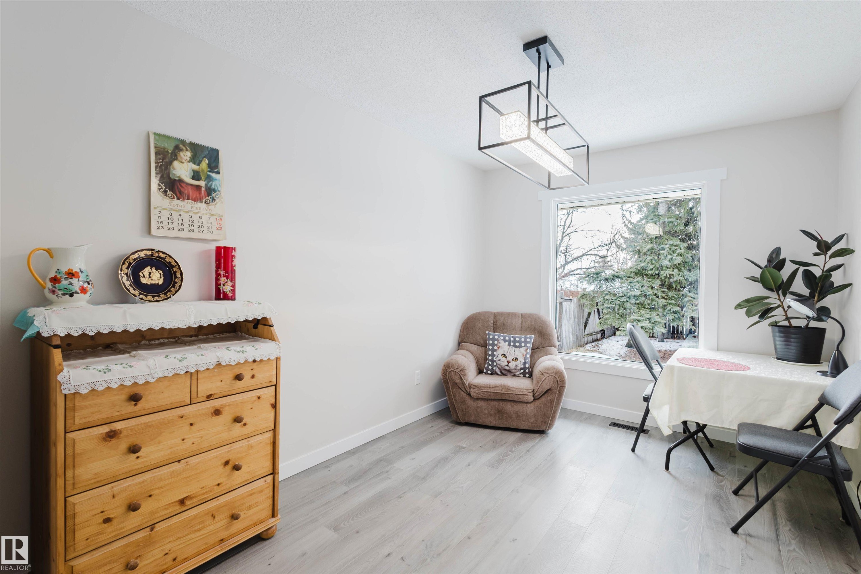 10423 35 Avenue, Edmonton, AB - Indoor