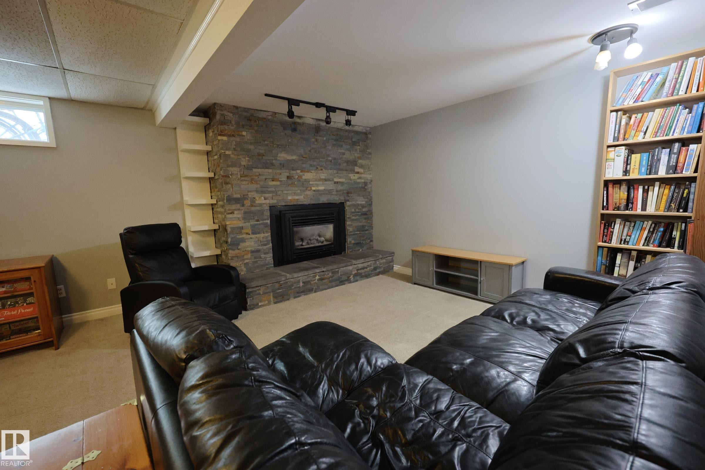 43 Brampton Street, Spruce Grove, AB - Indoor With Fireplace