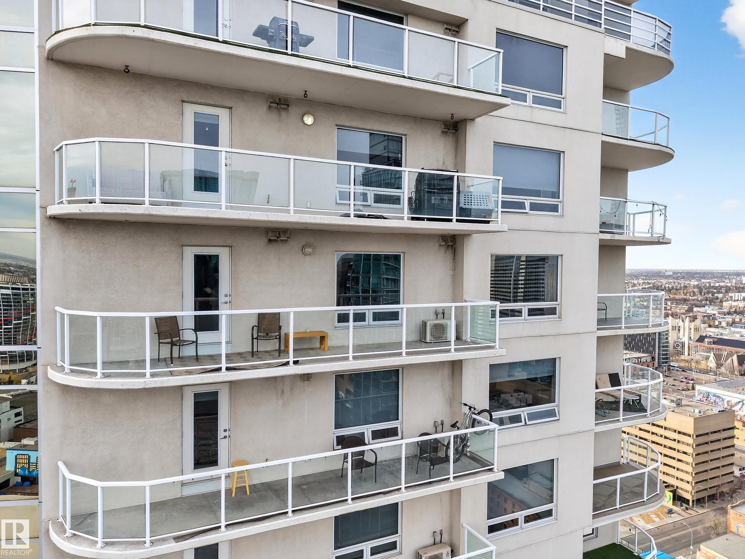 3002 10152 104 Street, Edmonton, AB - Outdoor